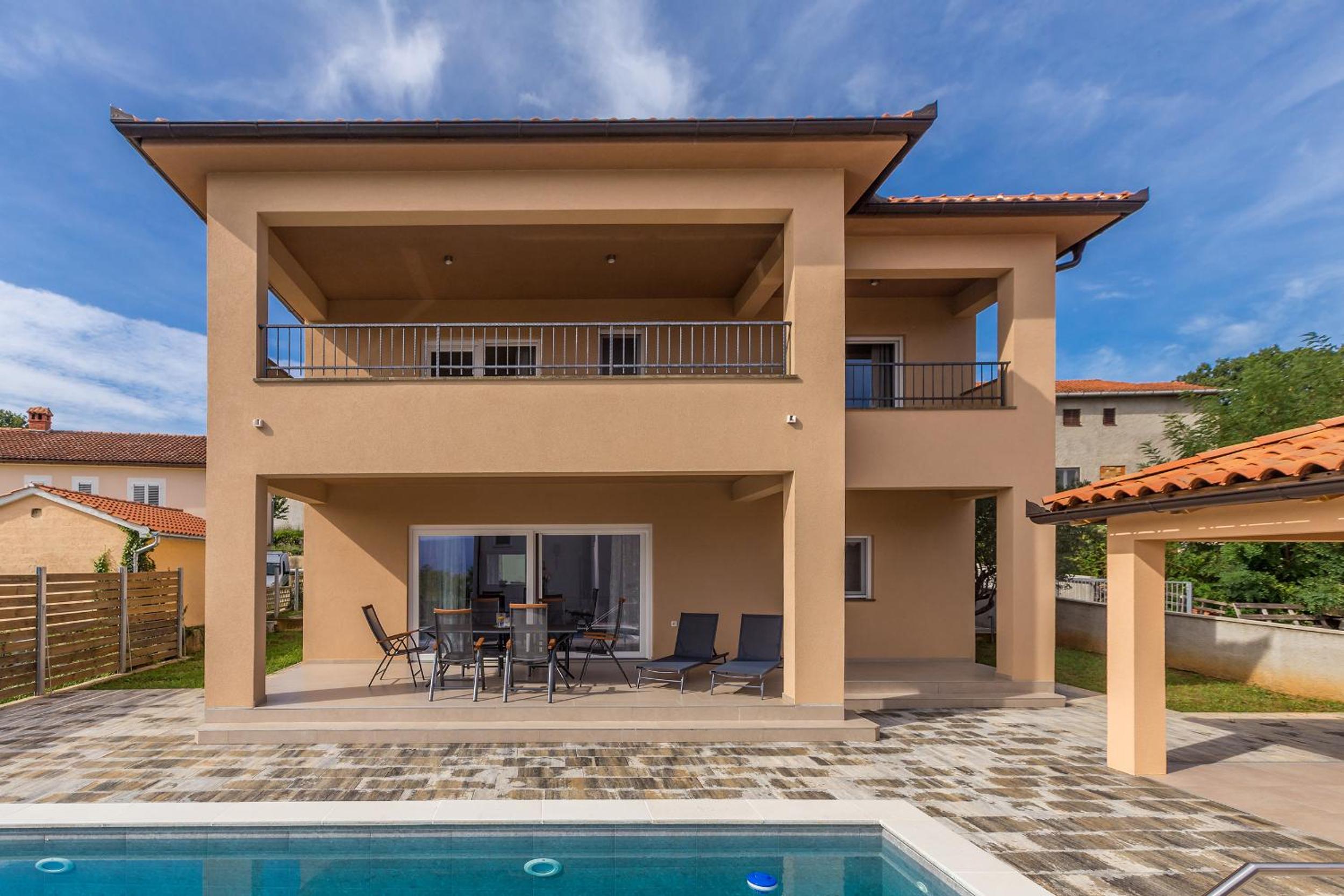 Three-Bedroom Villa photo 2