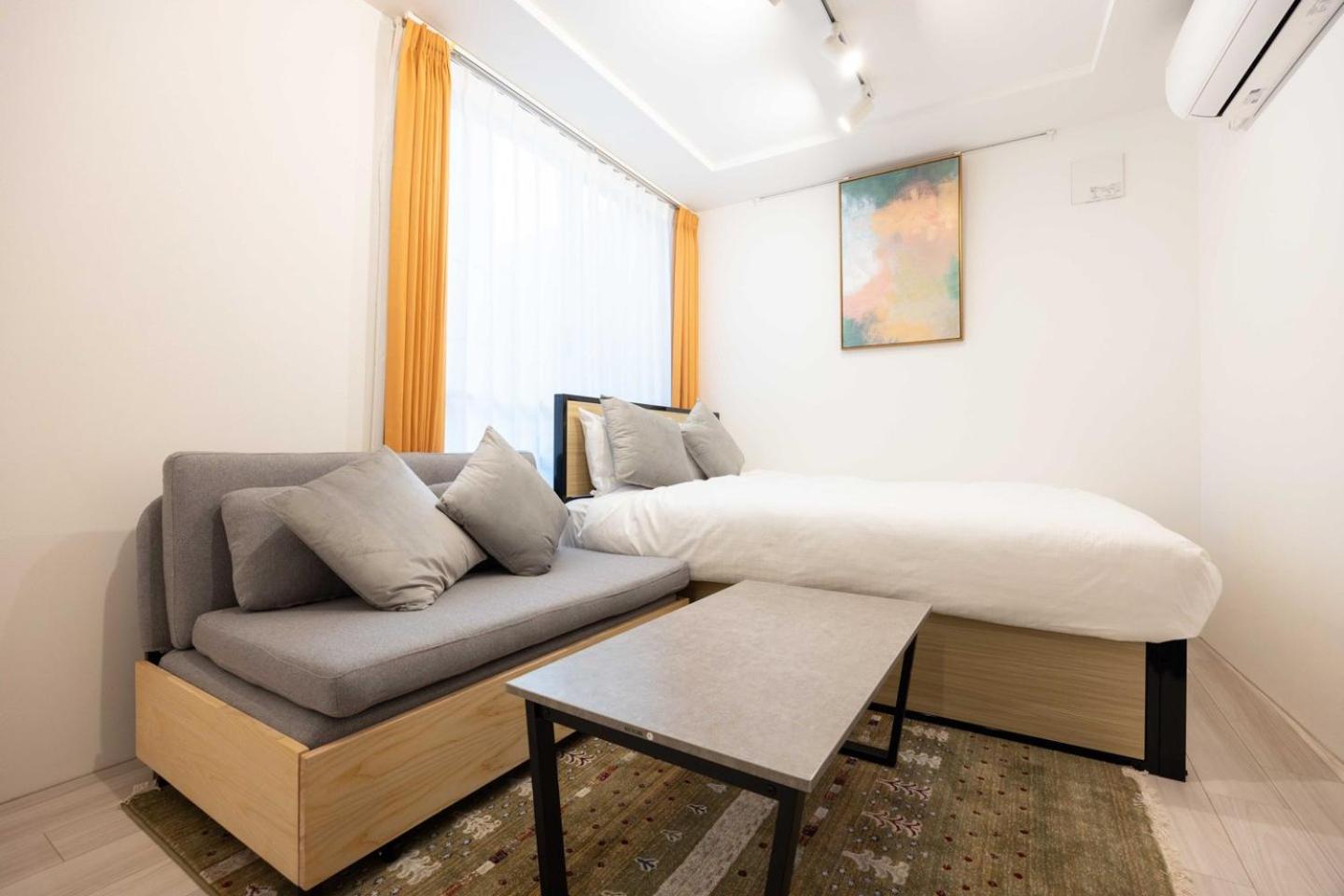 One-Bedroom Apartment photo 1