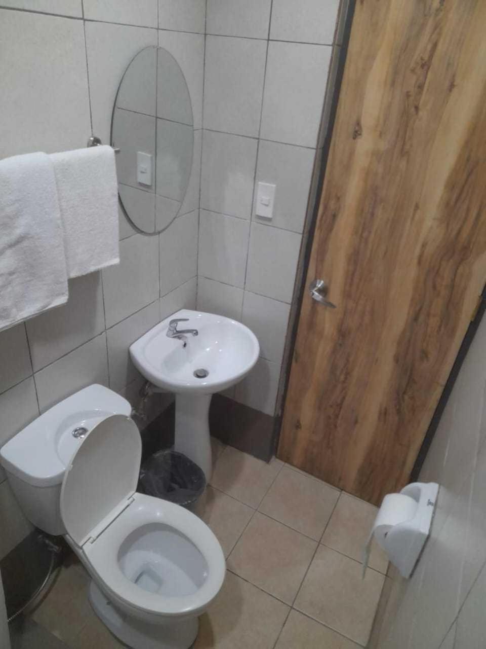 Deluxe Twin Room - Photo 9