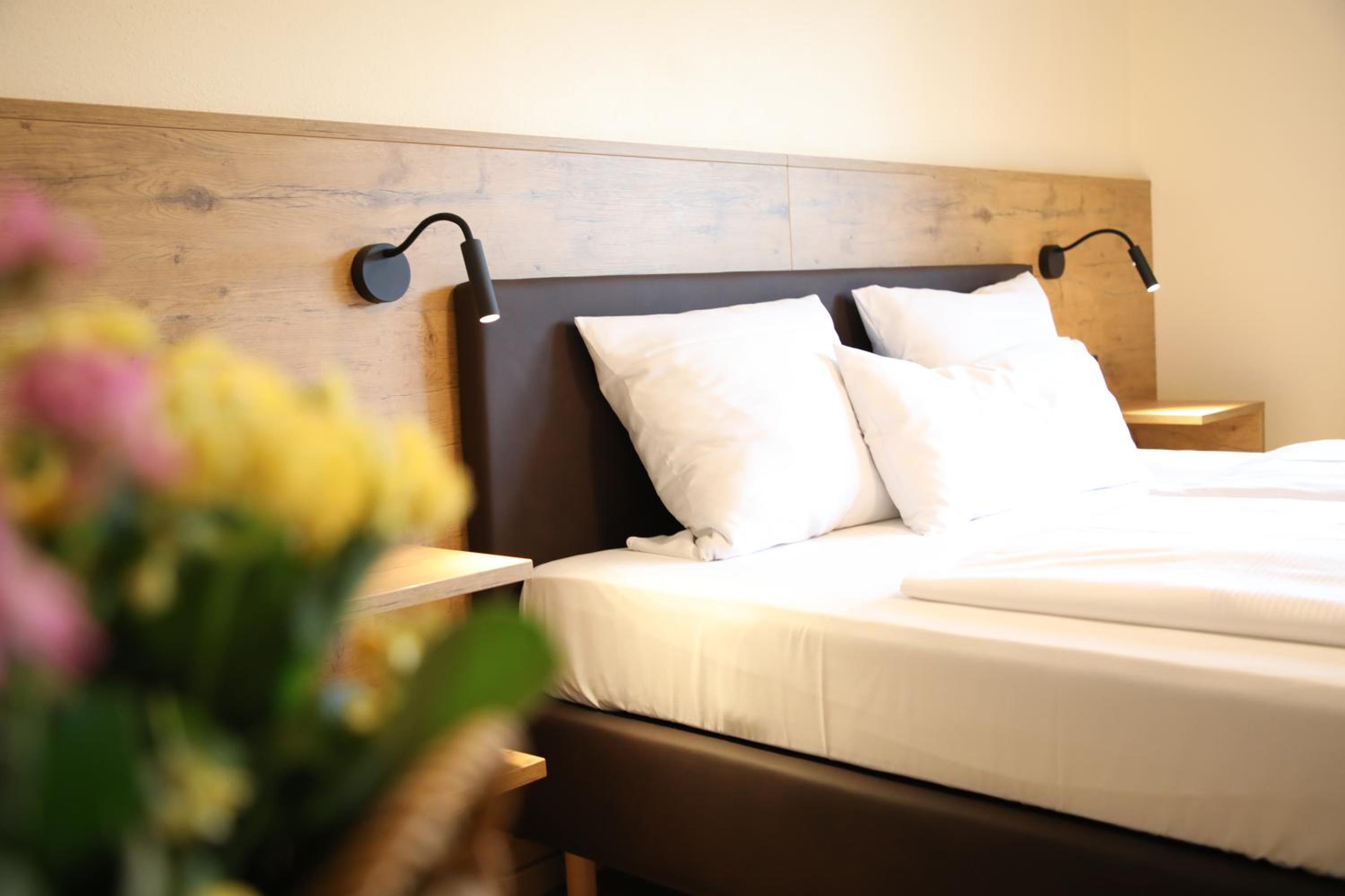 Double Room with Balcony - Photo 4