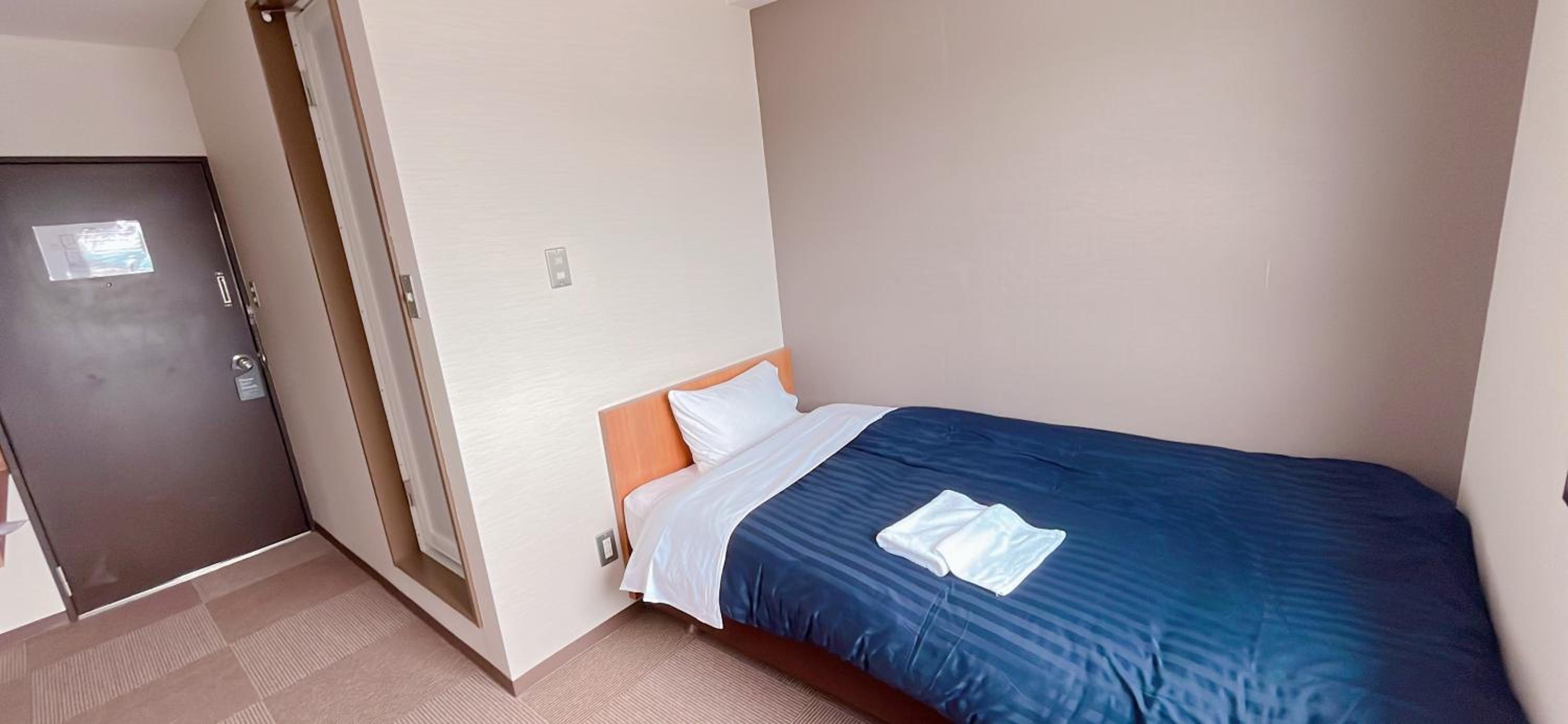 Single Room photo 2