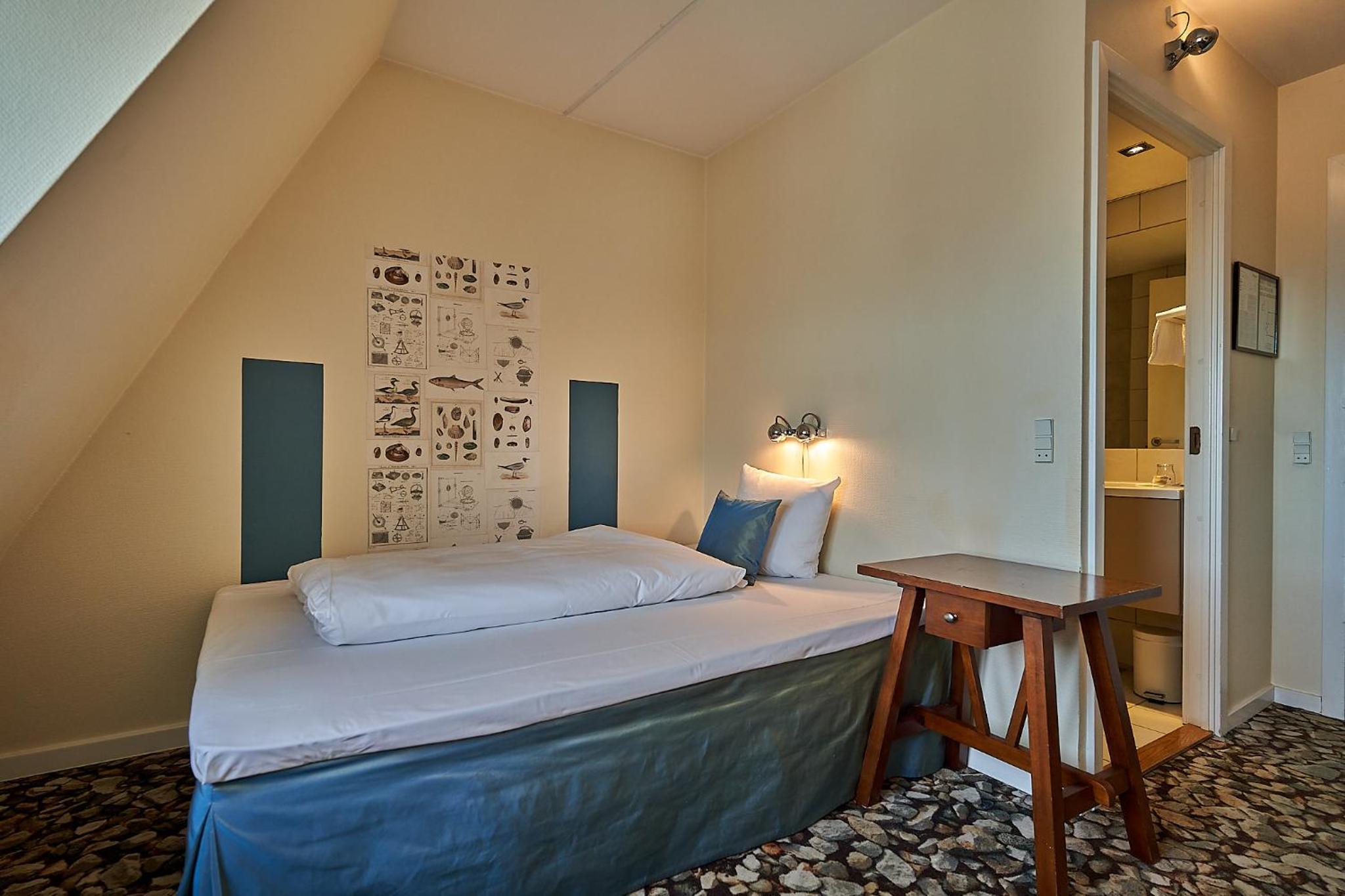 Economy Single Room