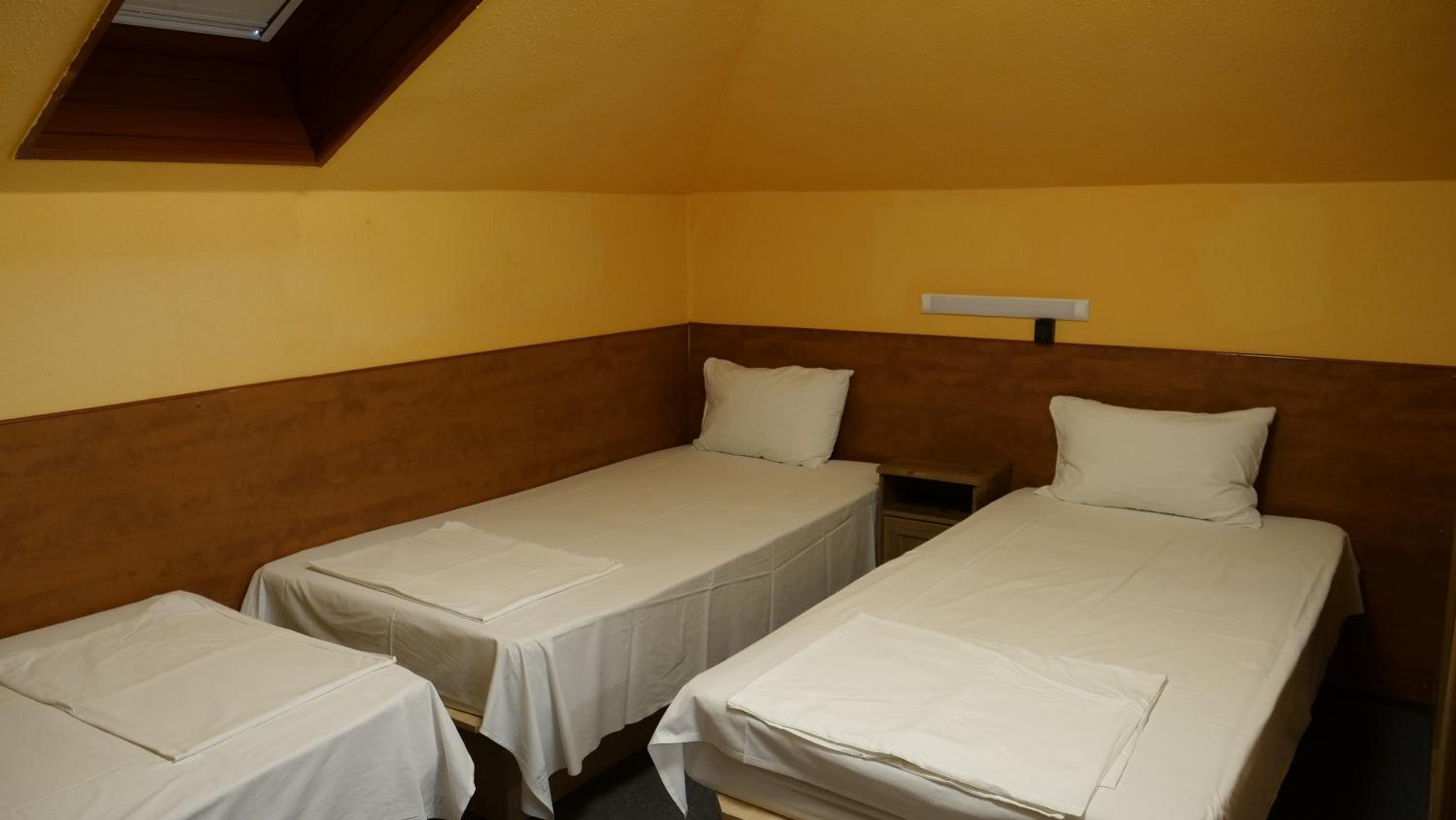 Triple Room - Photo 8
