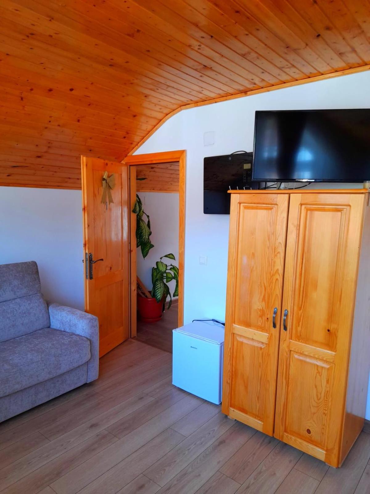 Triple Room With Private Bathroom photo 3
