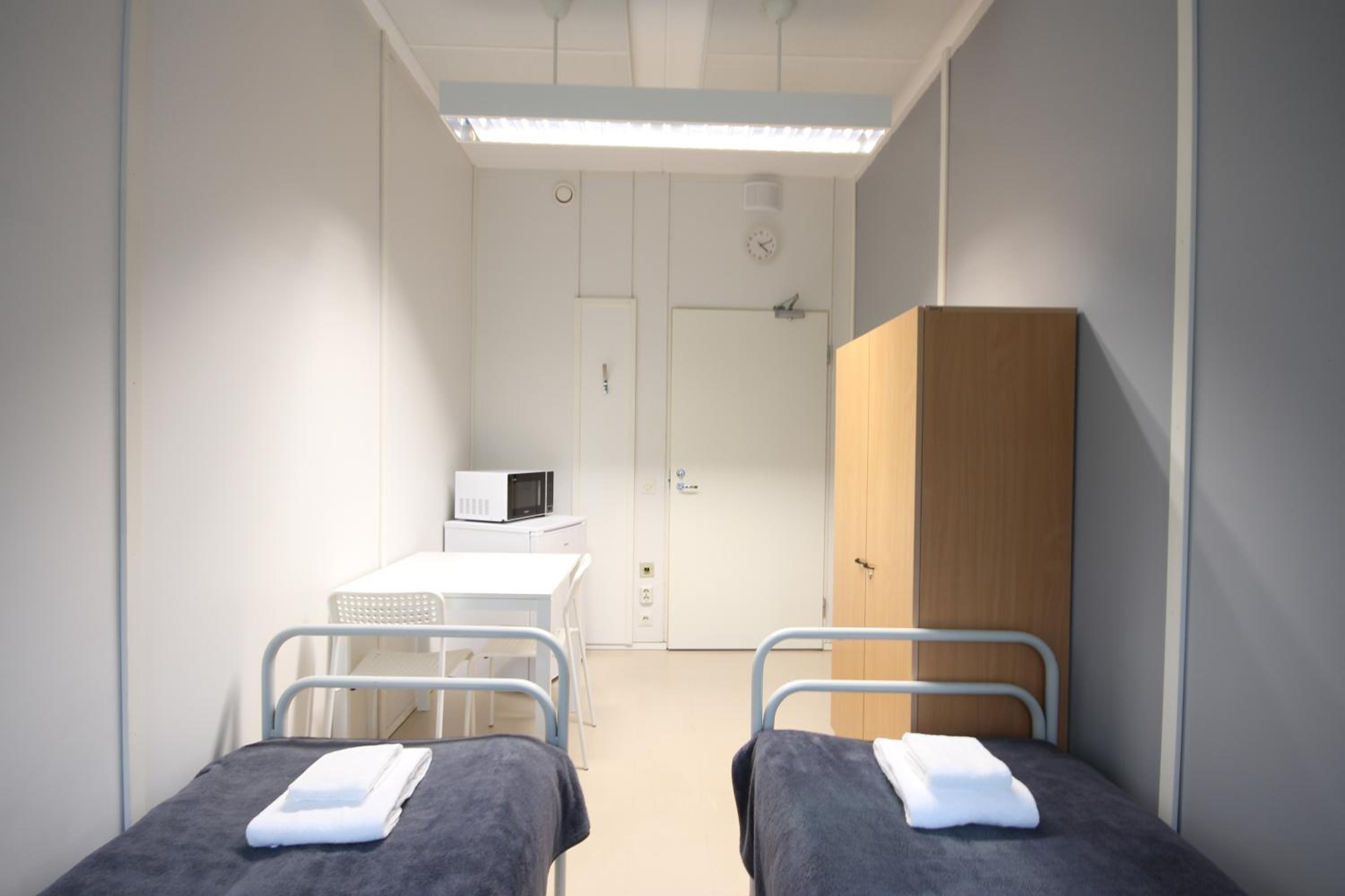 Budget Twin Room - Photo 2