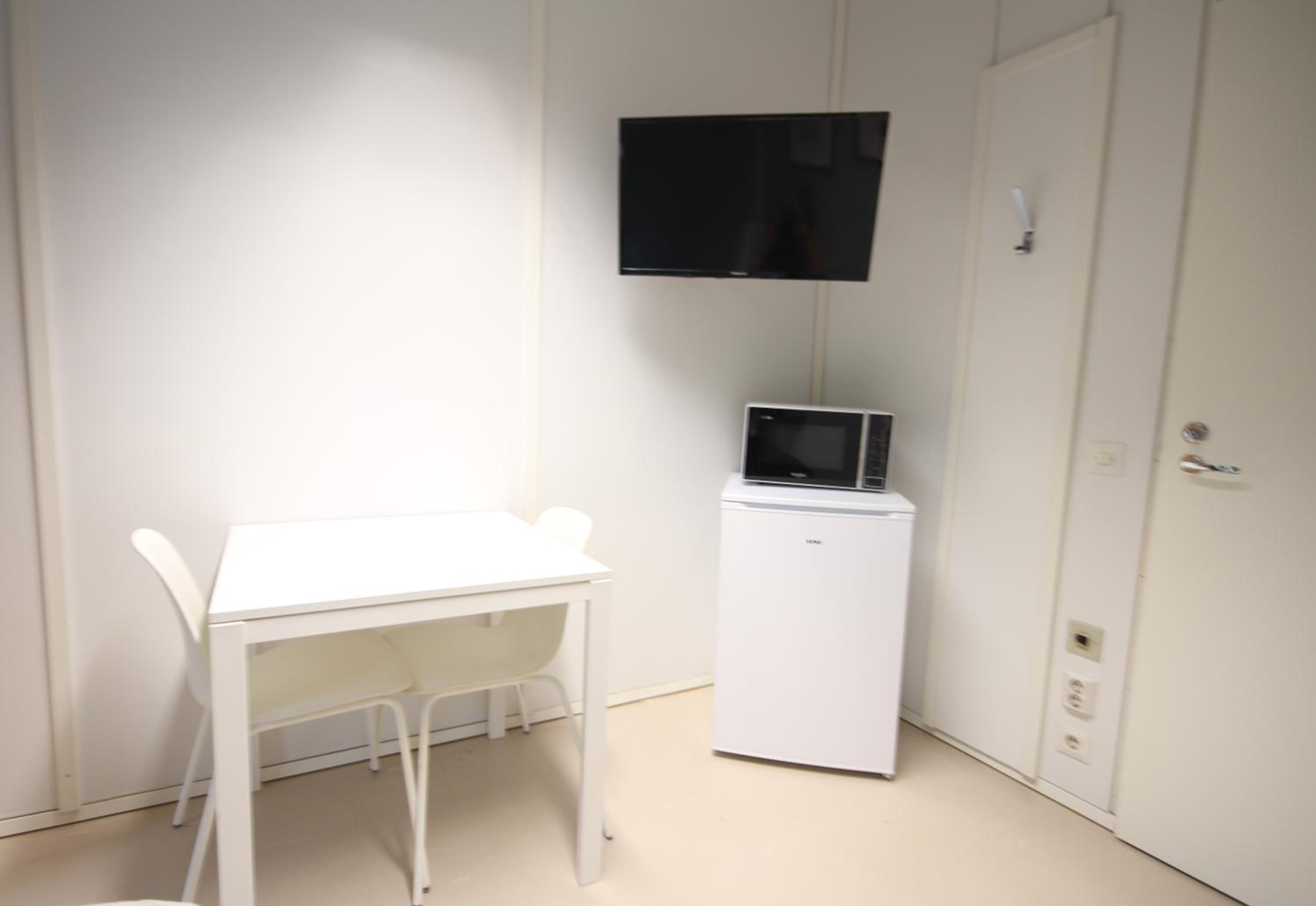 Standard Twin Room With Shared Bathroom photo 2