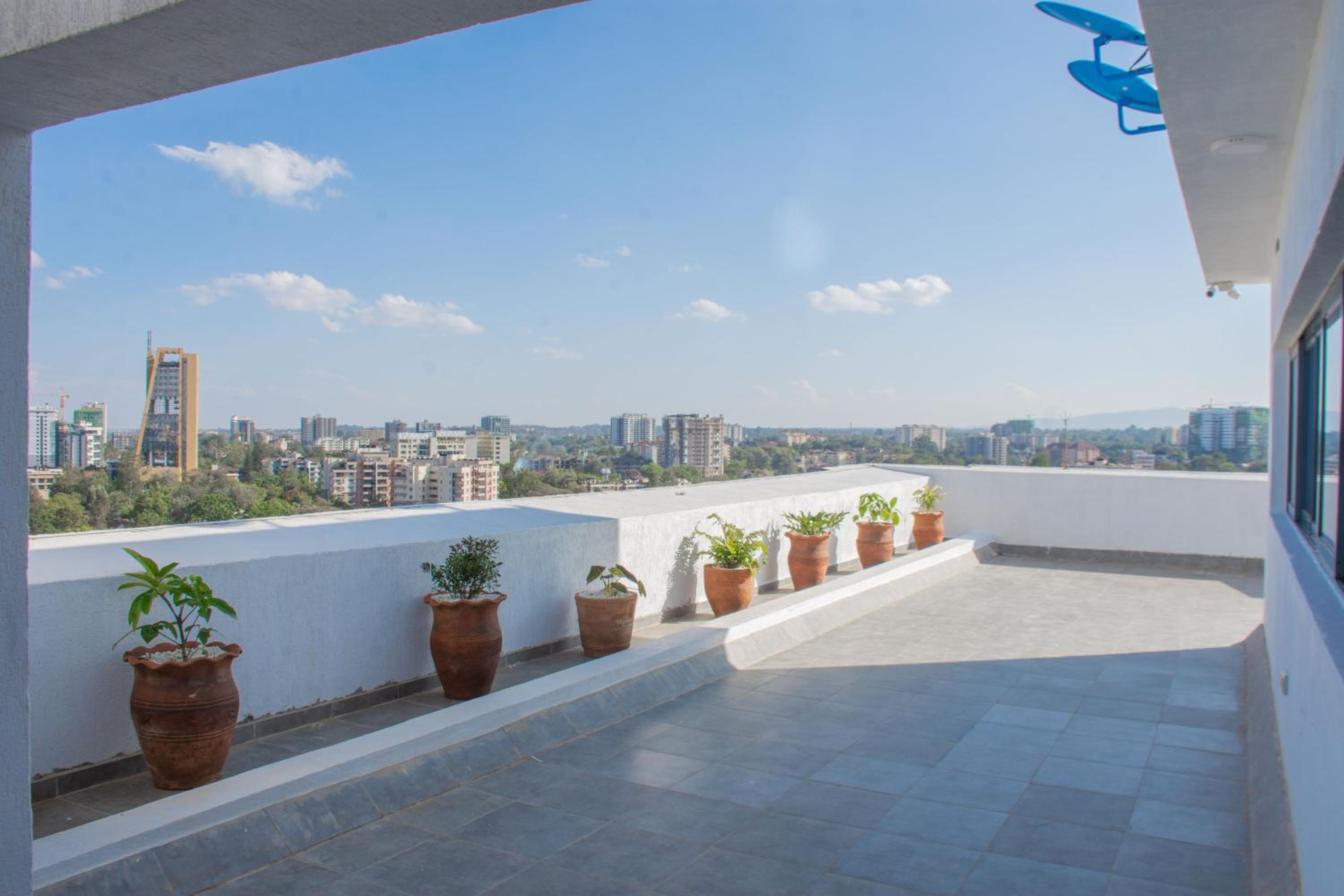 Studio with Balcony - Photo 14