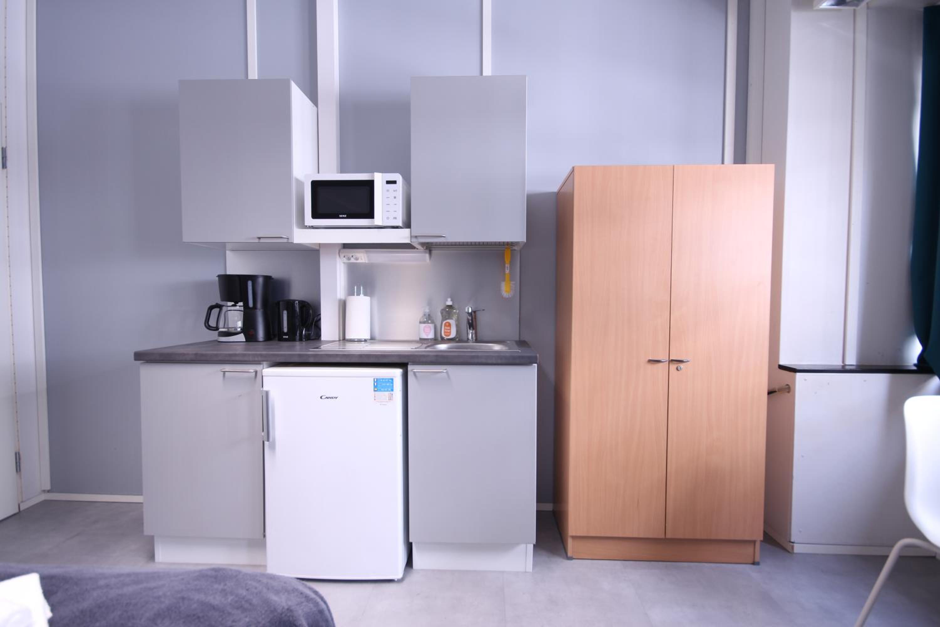 Economy Triple Room With Shared Bathroom photo 3