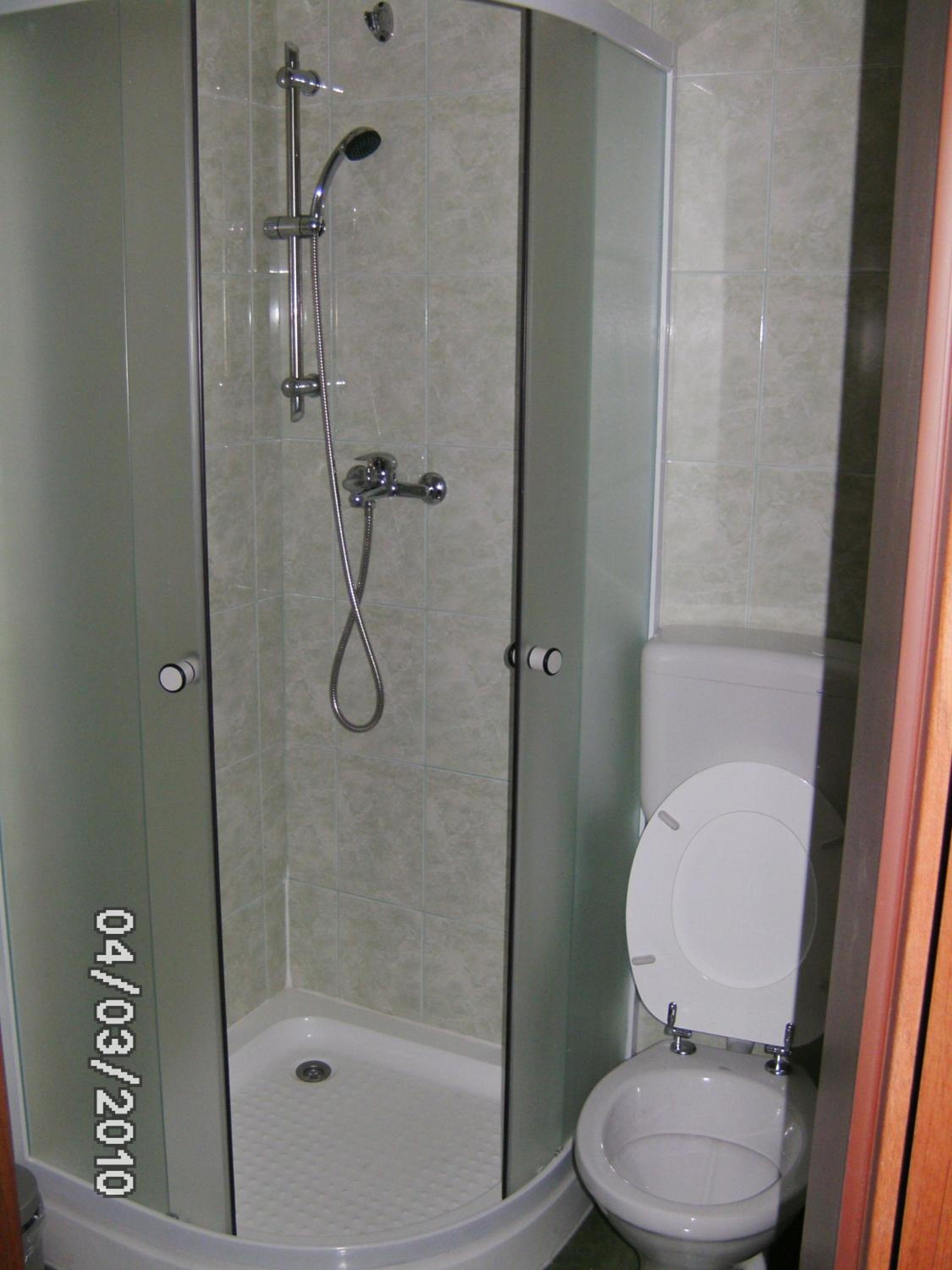 Double Room with Private Bathroom - Photo 4