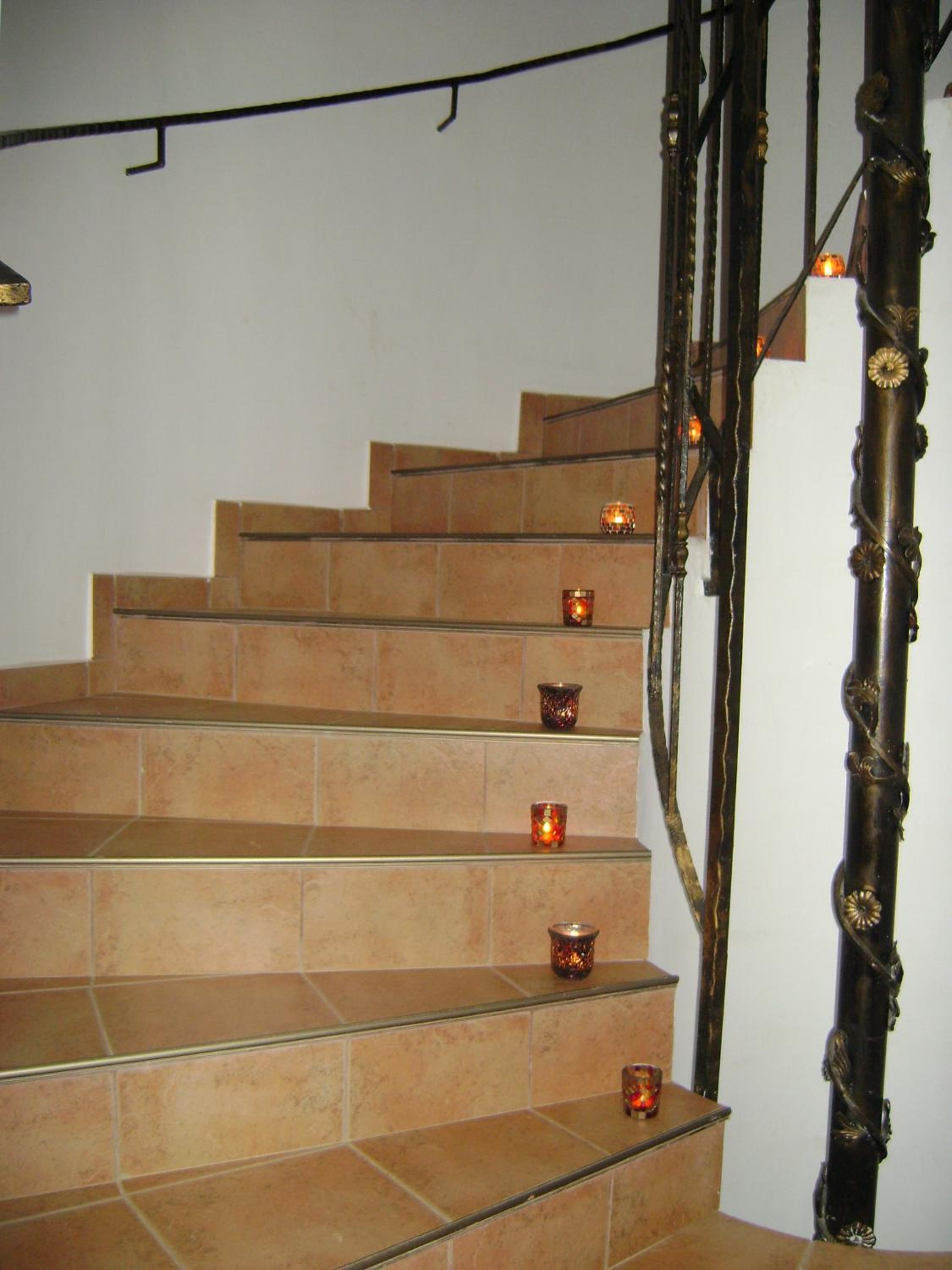 Double Room with Private Bathroom - Photo 2