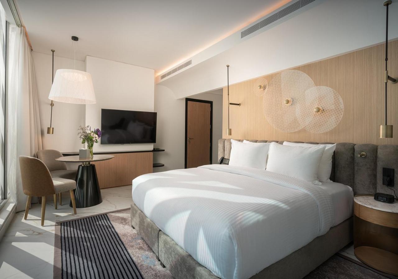 Junior Suite with City View - Photo 1