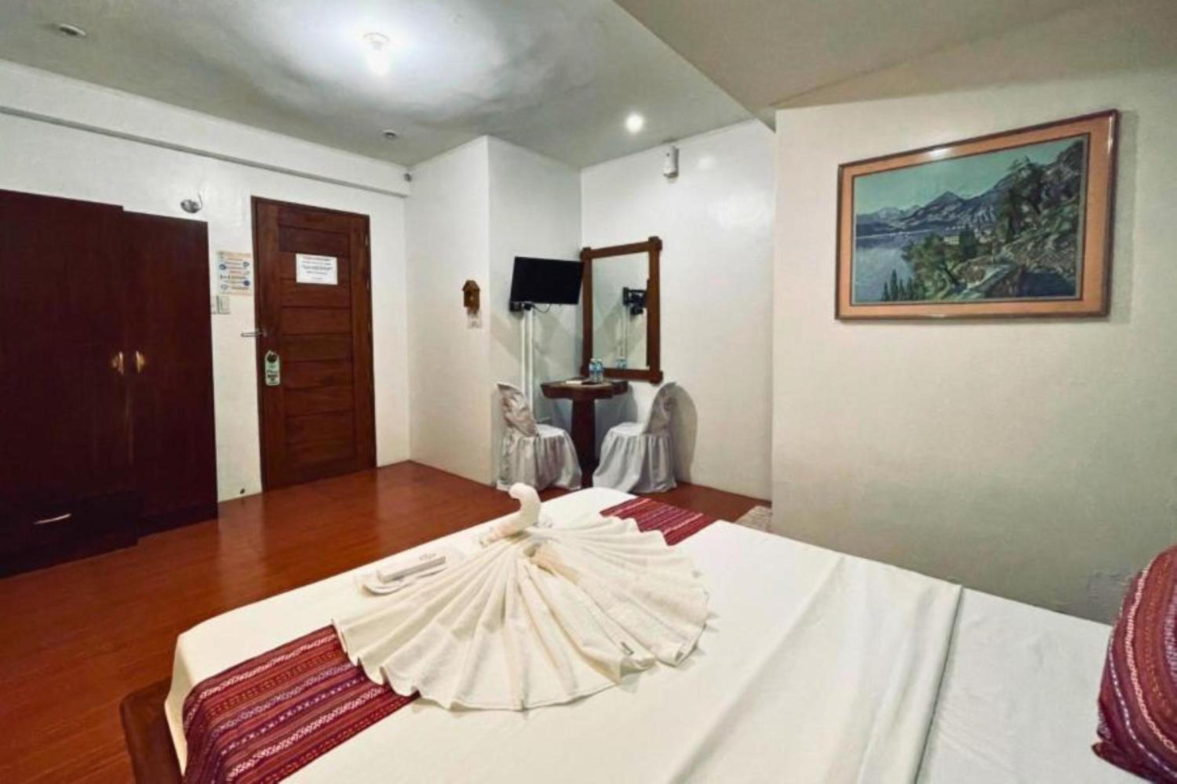 Standard Double Room photo 3