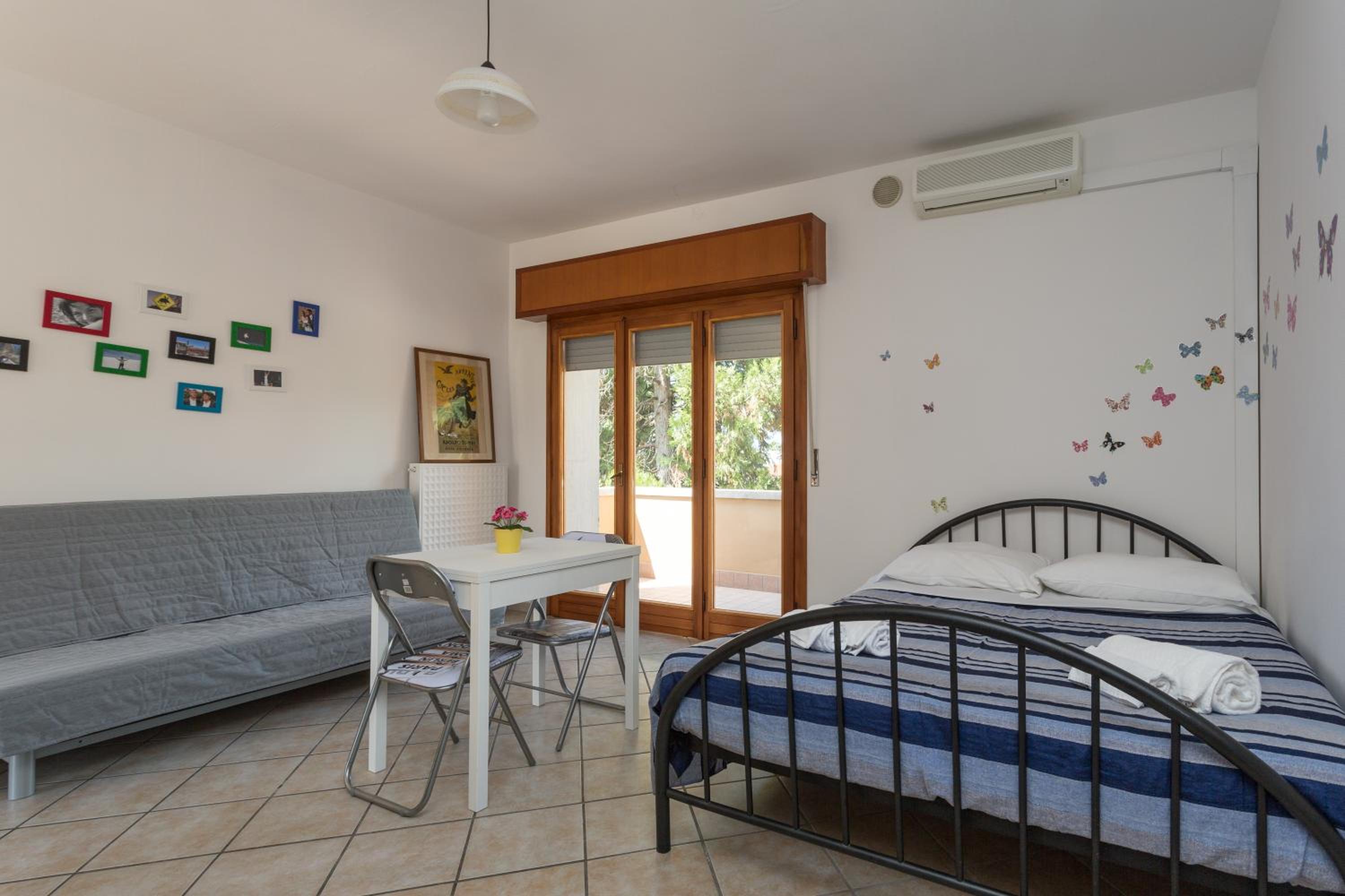 Studio Apartment B38 photo 1