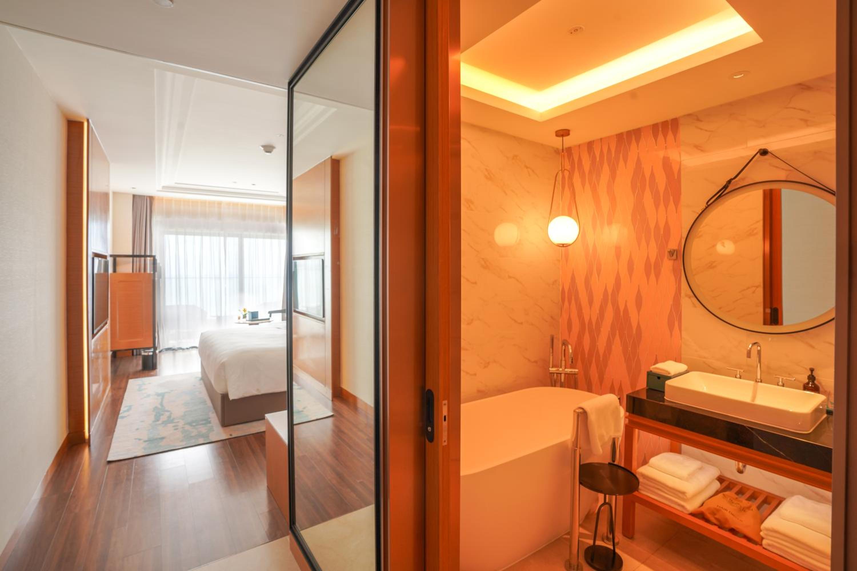 ​Premium Oceanview Double Room - Photo 5