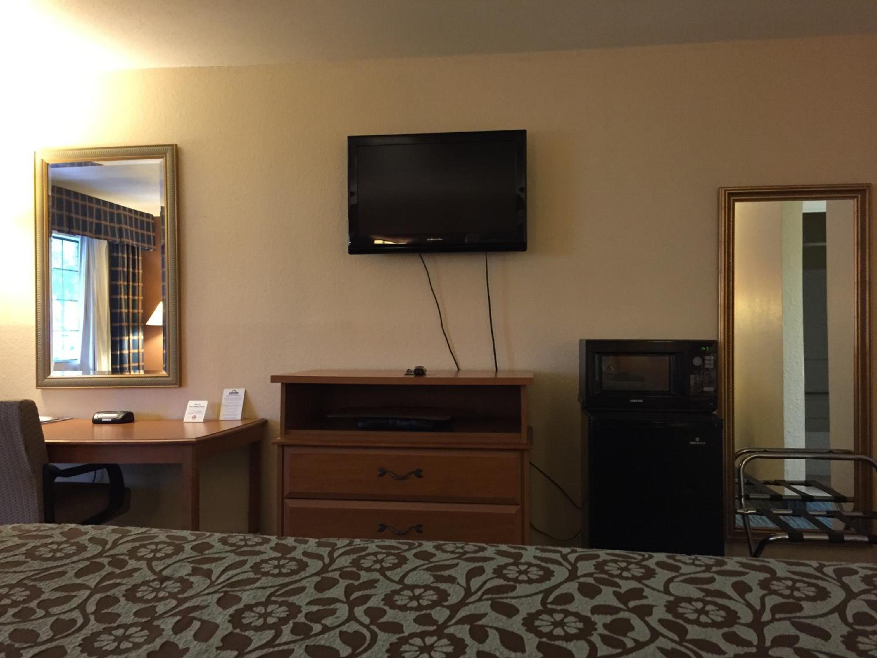King Room - Non-Smoking - Photo 5