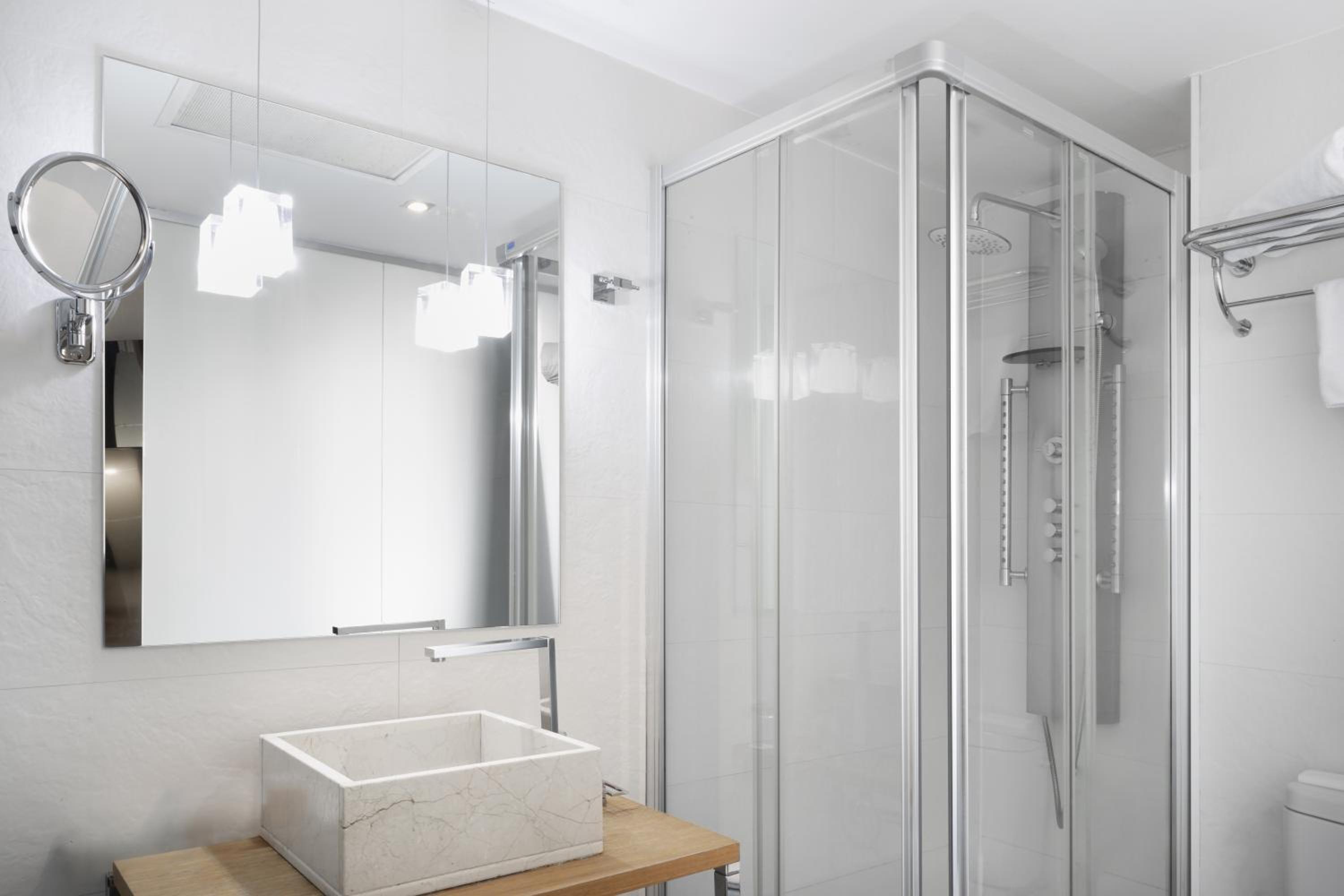 Quintuple Room (5 Adults) photo 2