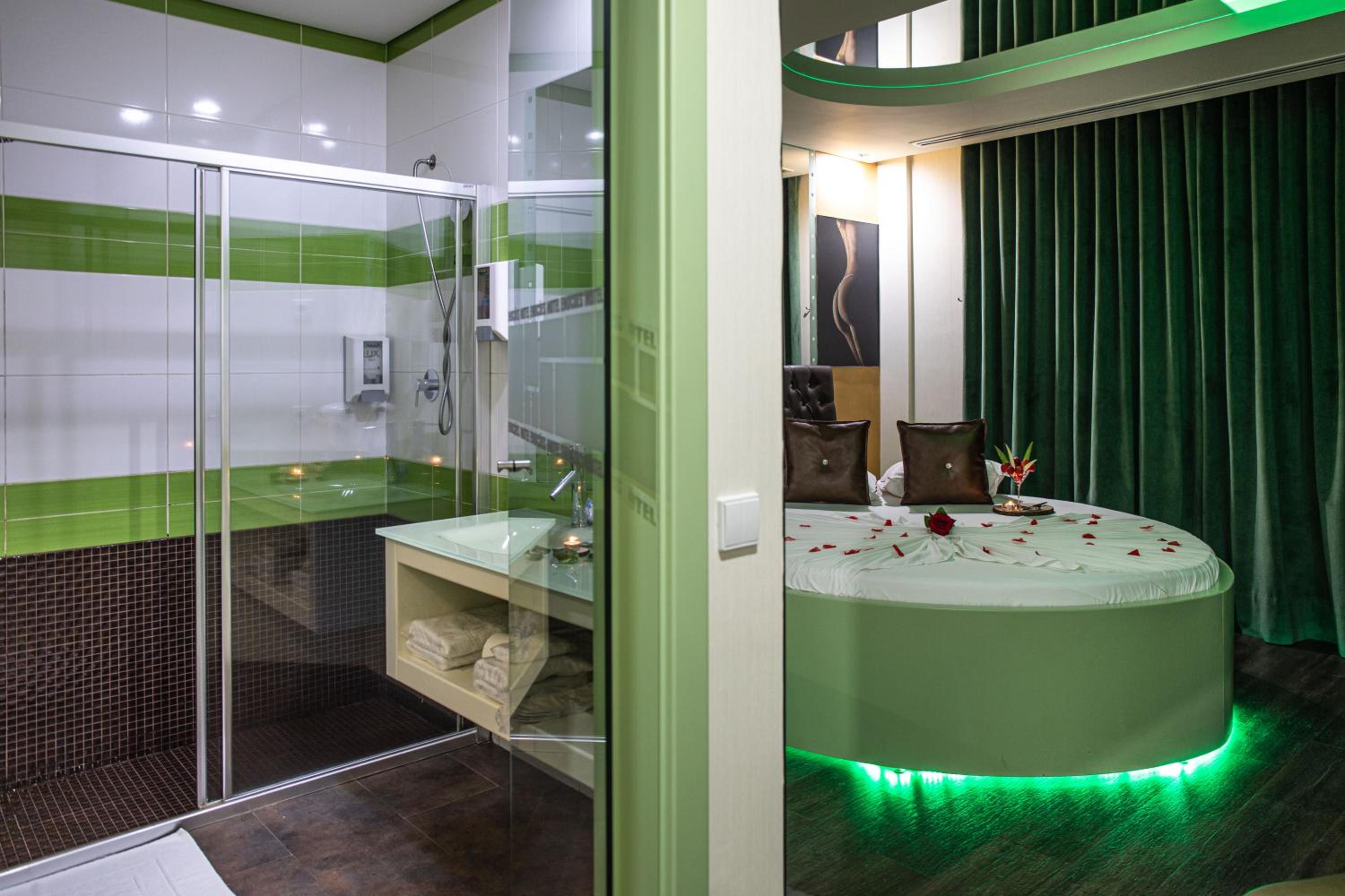 Double Room - Photo 2