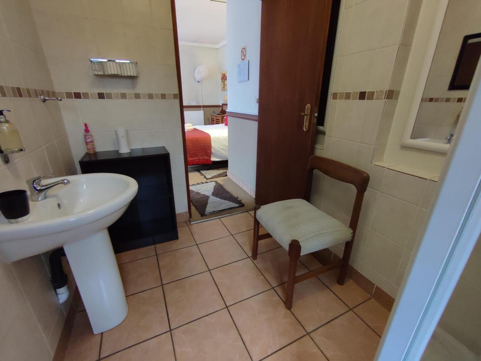 Deluxe Double Room with Shower photo 2