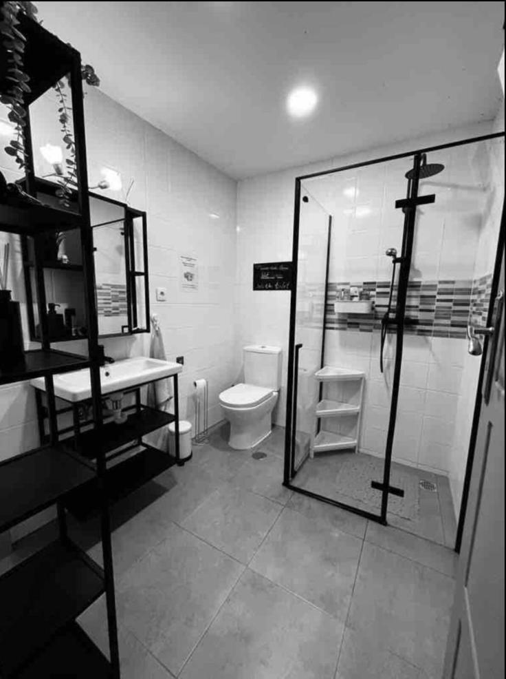 Double Room with Private Bathroom photo 2