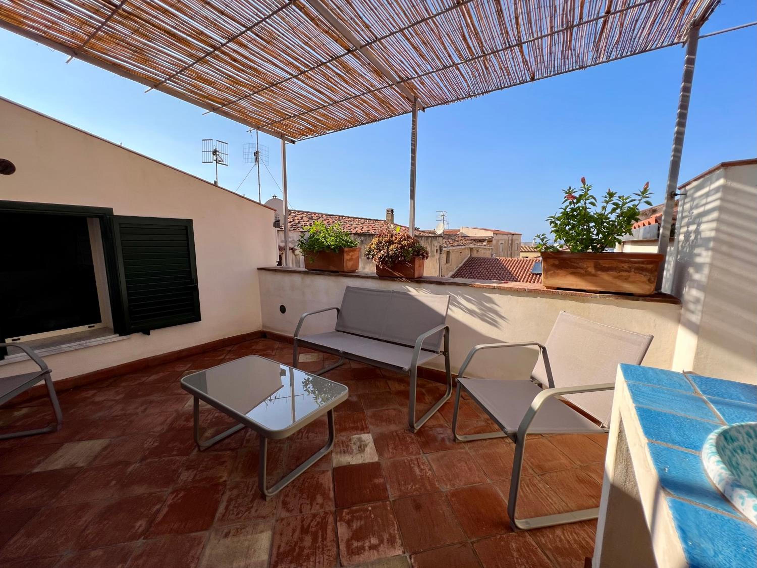 Quadruple Room with Terrace photo 2