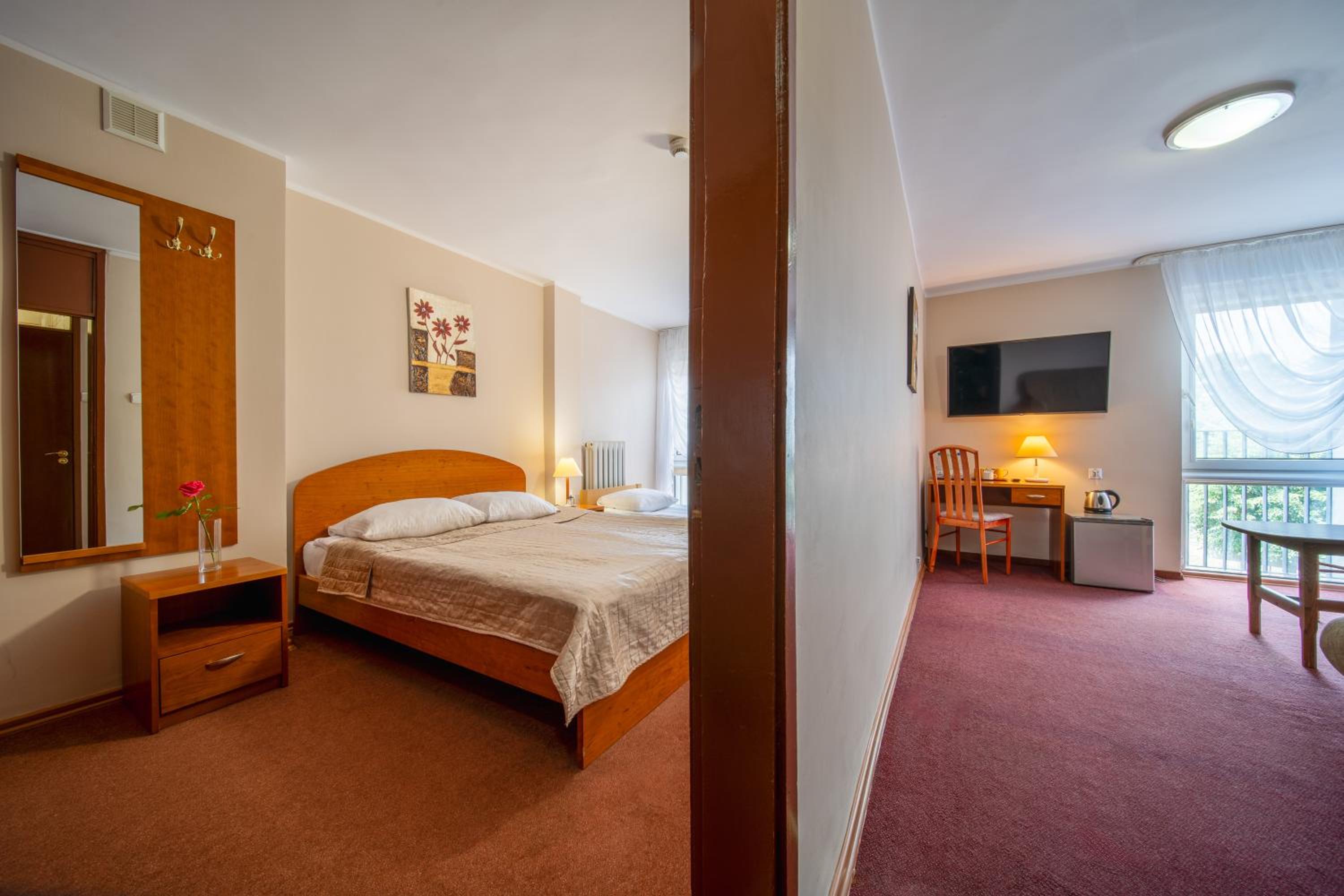 Economy Apartment - Photo 4