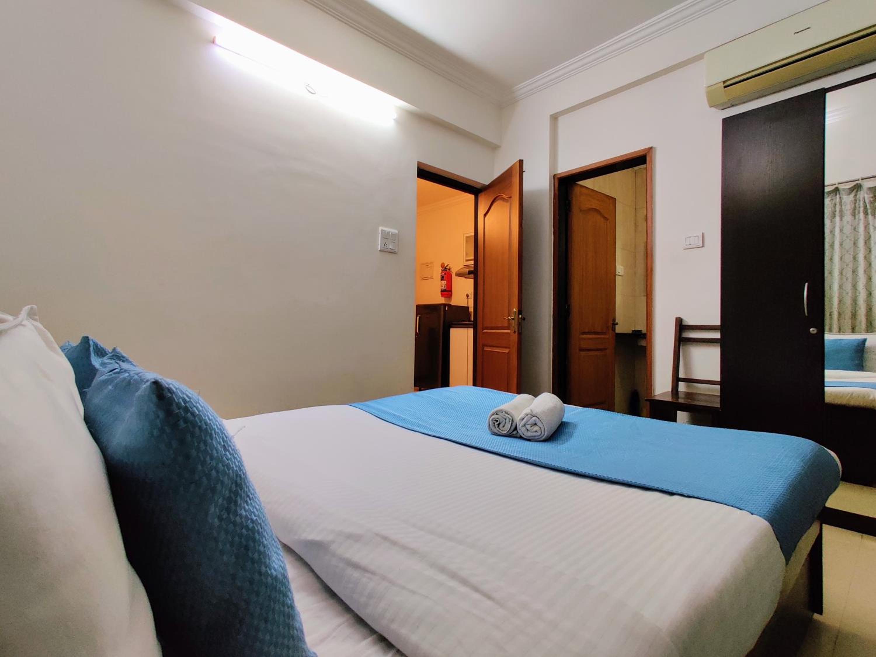 One-Bedroom Apartment with Pool View photo 3