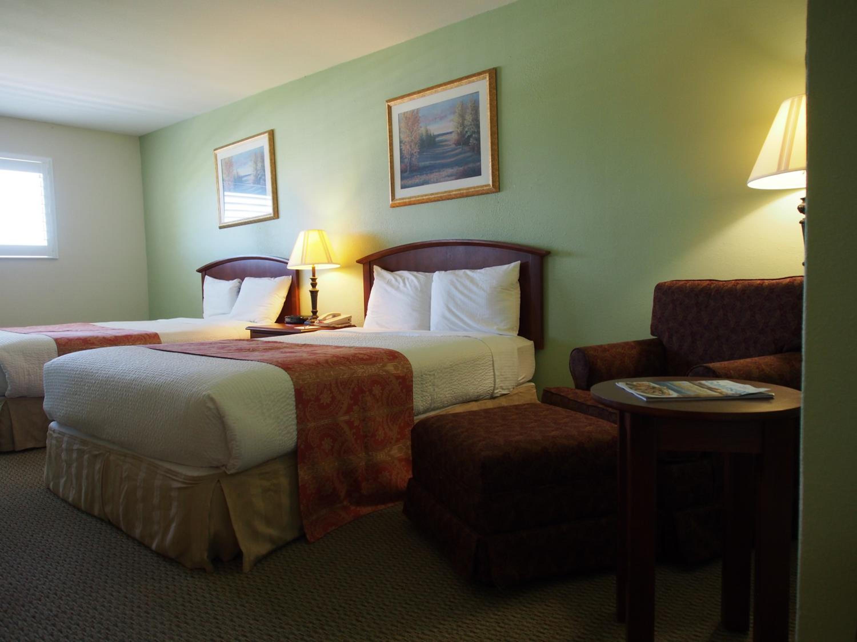 Deluxe Two Queen Beds - Photo 3