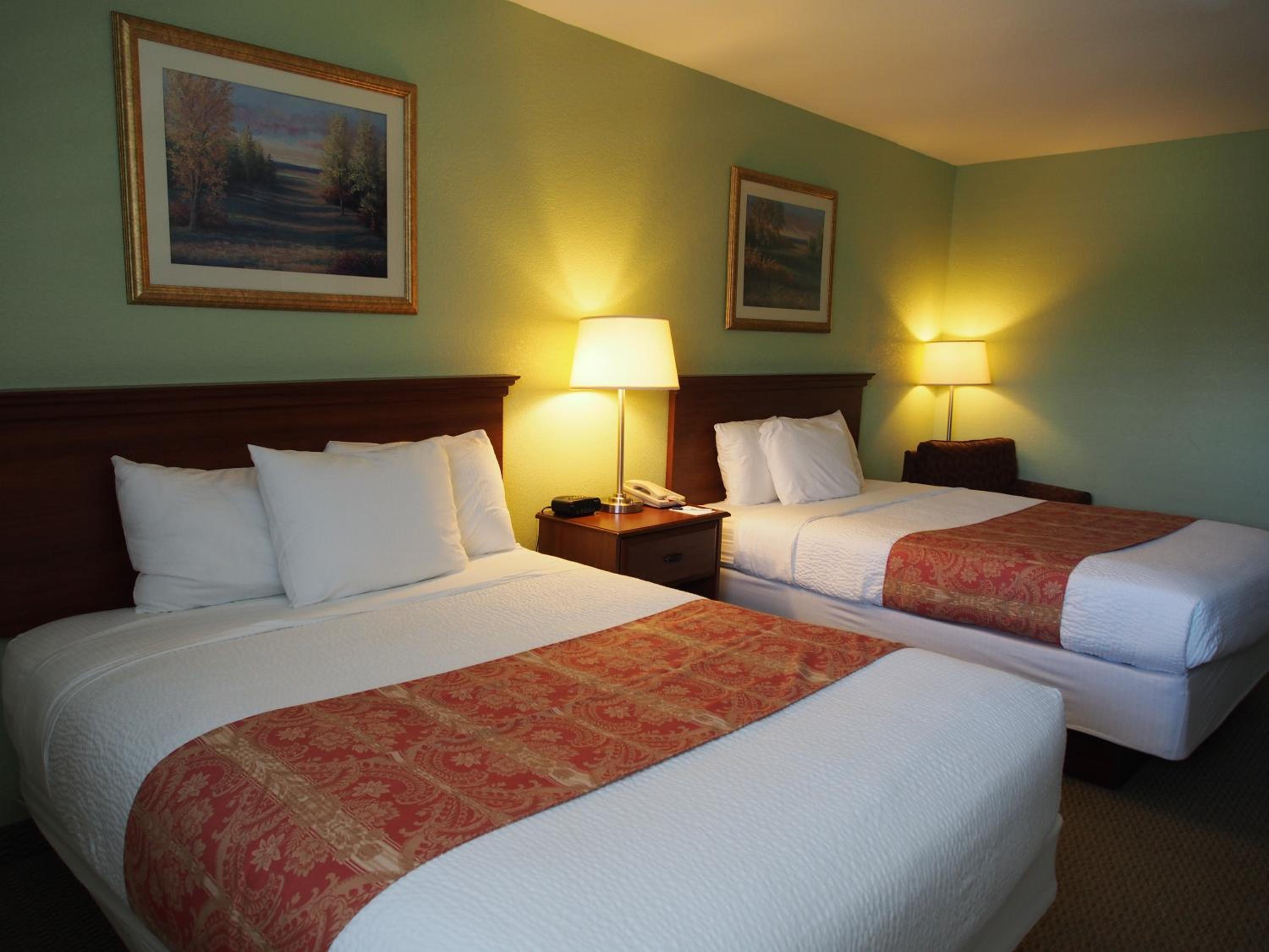 Queen Room with Two Queen Beds - Non-Smoking Pet Friendly - Photo 1