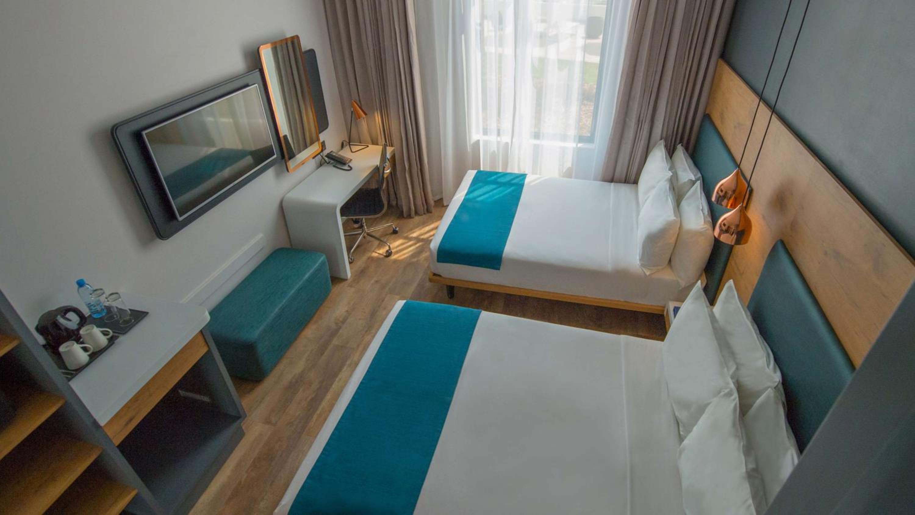 Standard Room 2 Double Beds Non Smoking - Photo 2