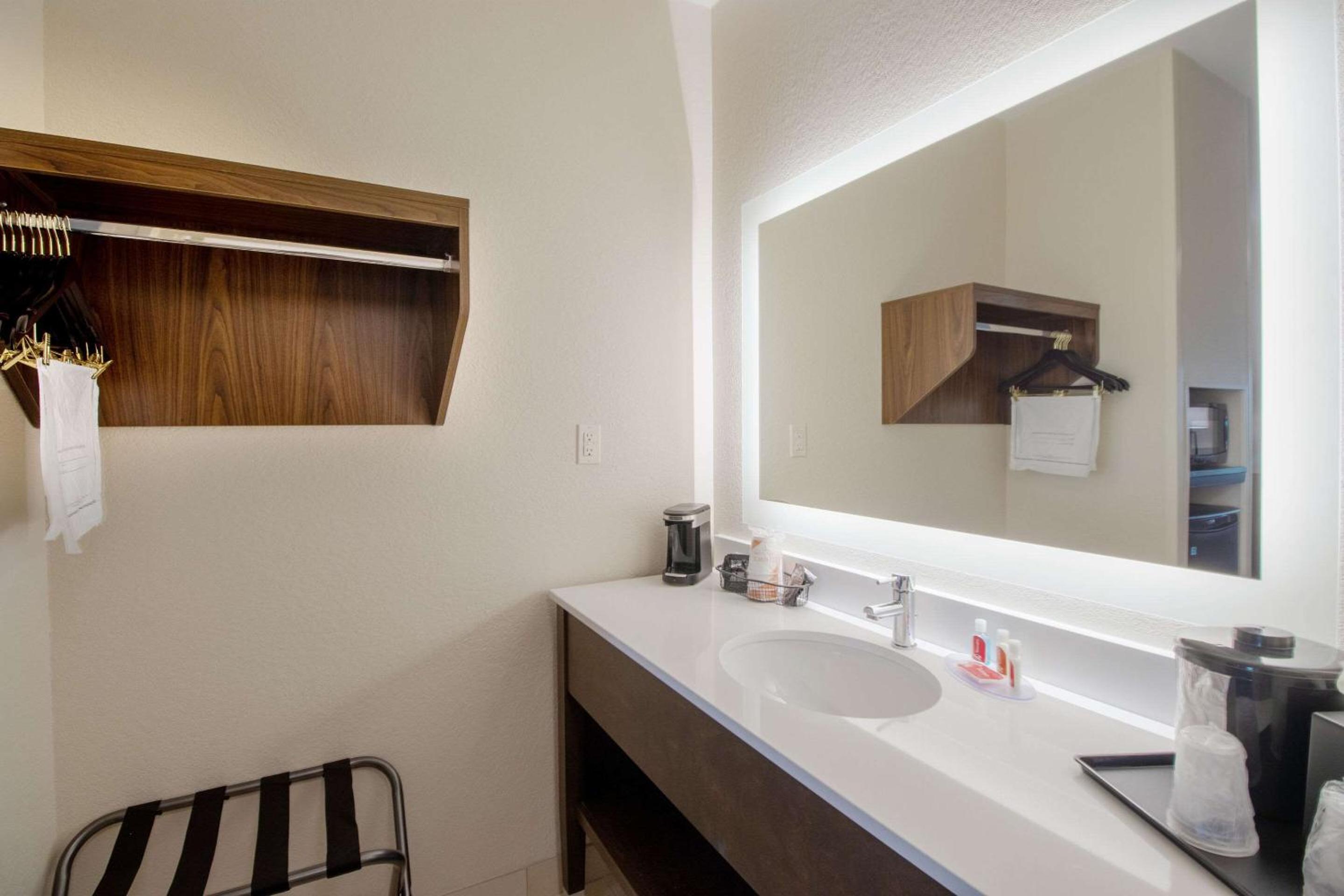 King Room - Smoking  - Photo 11