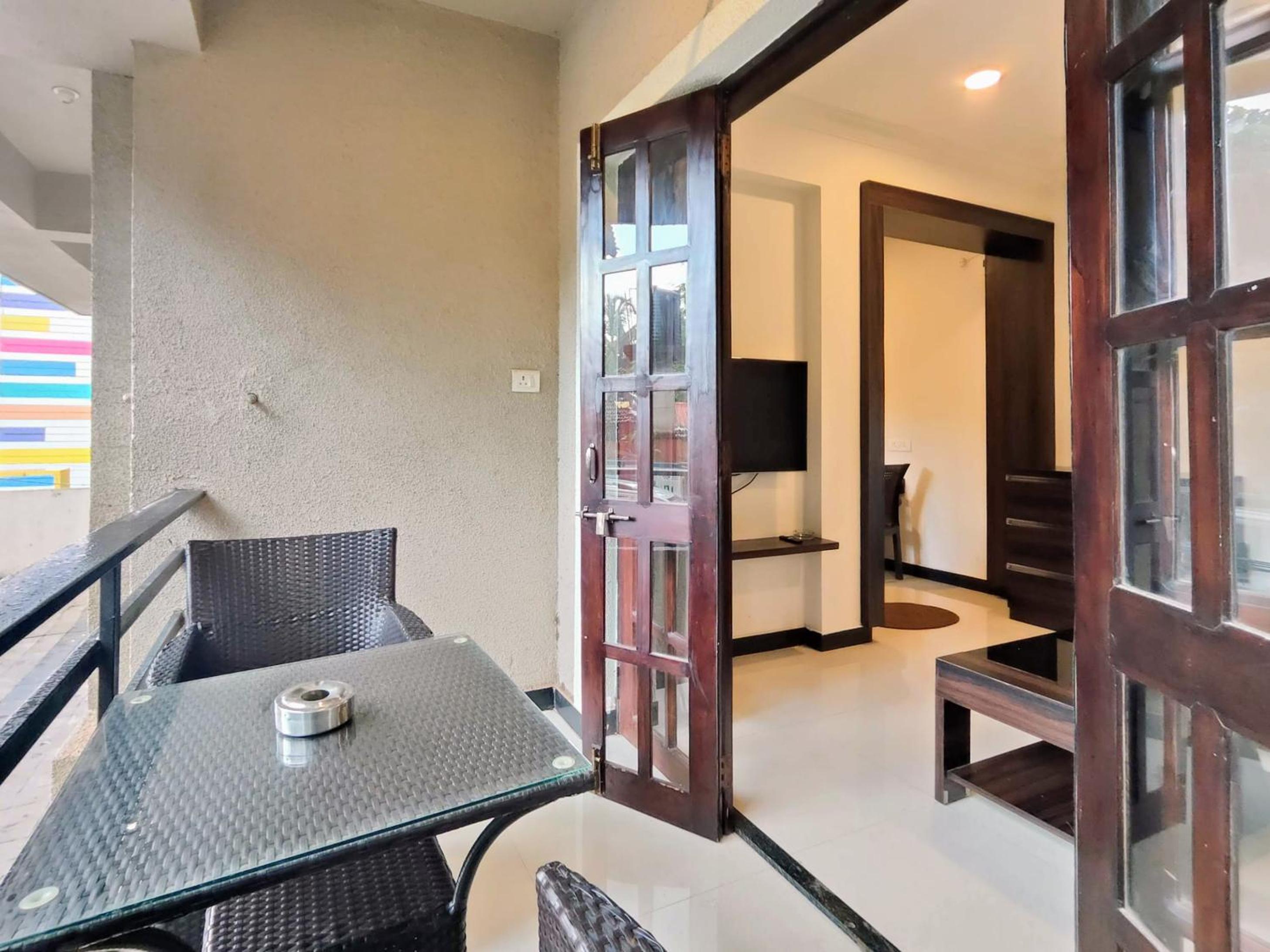 One-Bedroom Apartment with Balcony photo 2