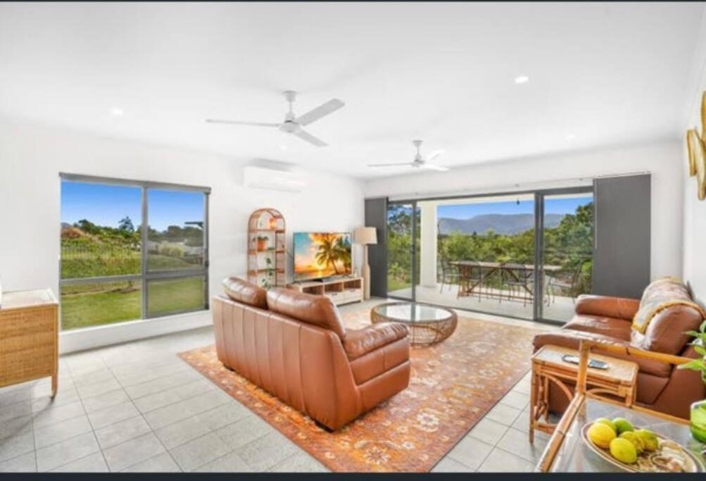 Four-Bedroom House photo 1