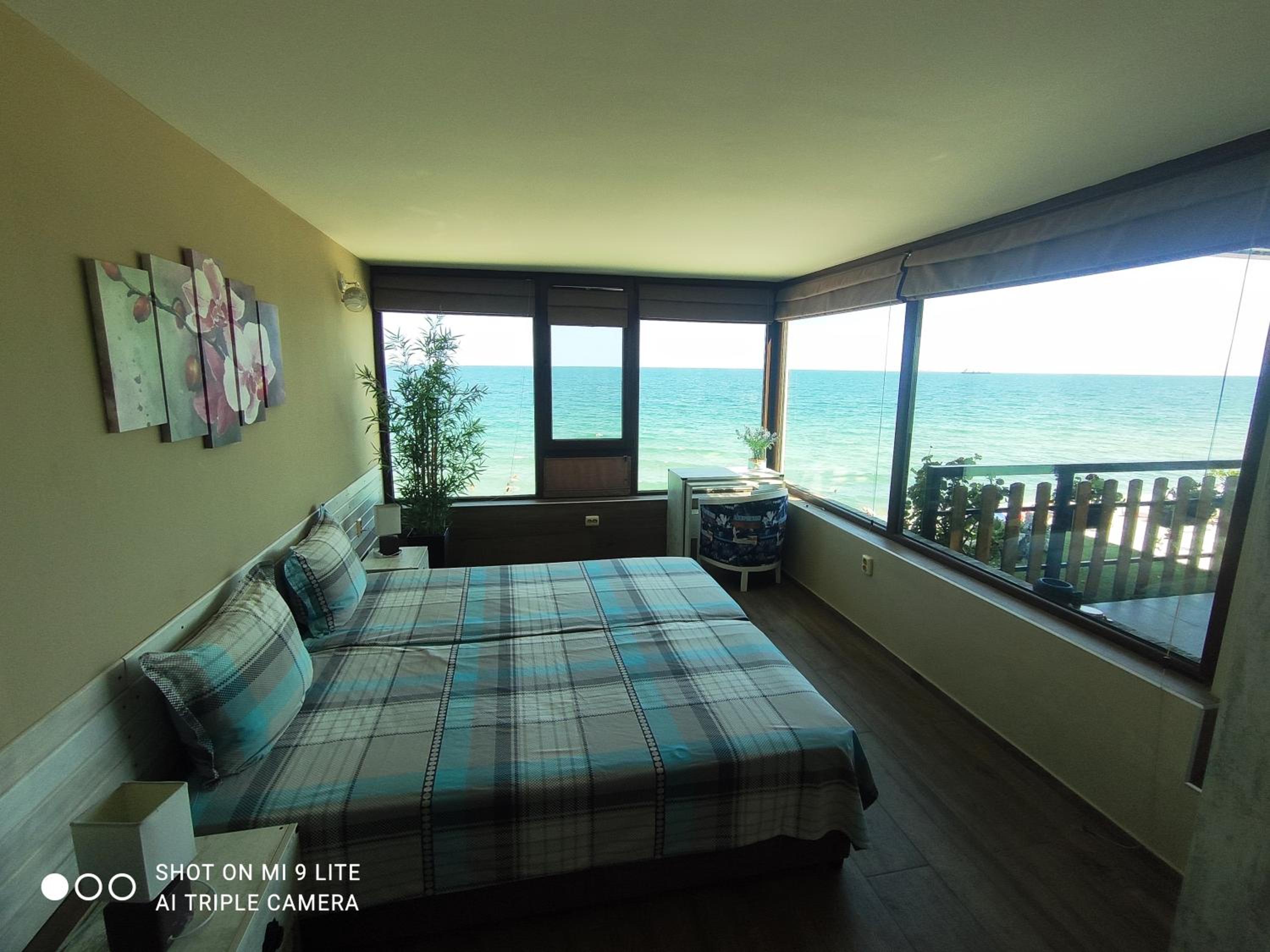 Double or Twin Room with Sea View photo 3
