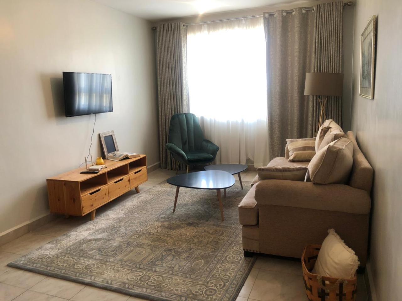 Three-Bedroom Apartment photo 1