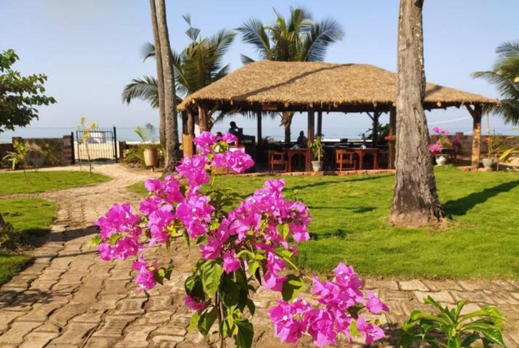 Deluxe Double Room with Balcony and Sea View photo 2