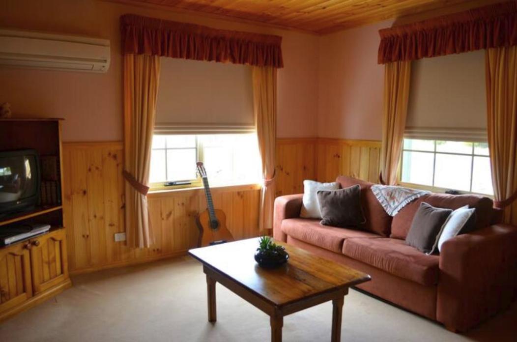 Two-Bedroom House photo 3