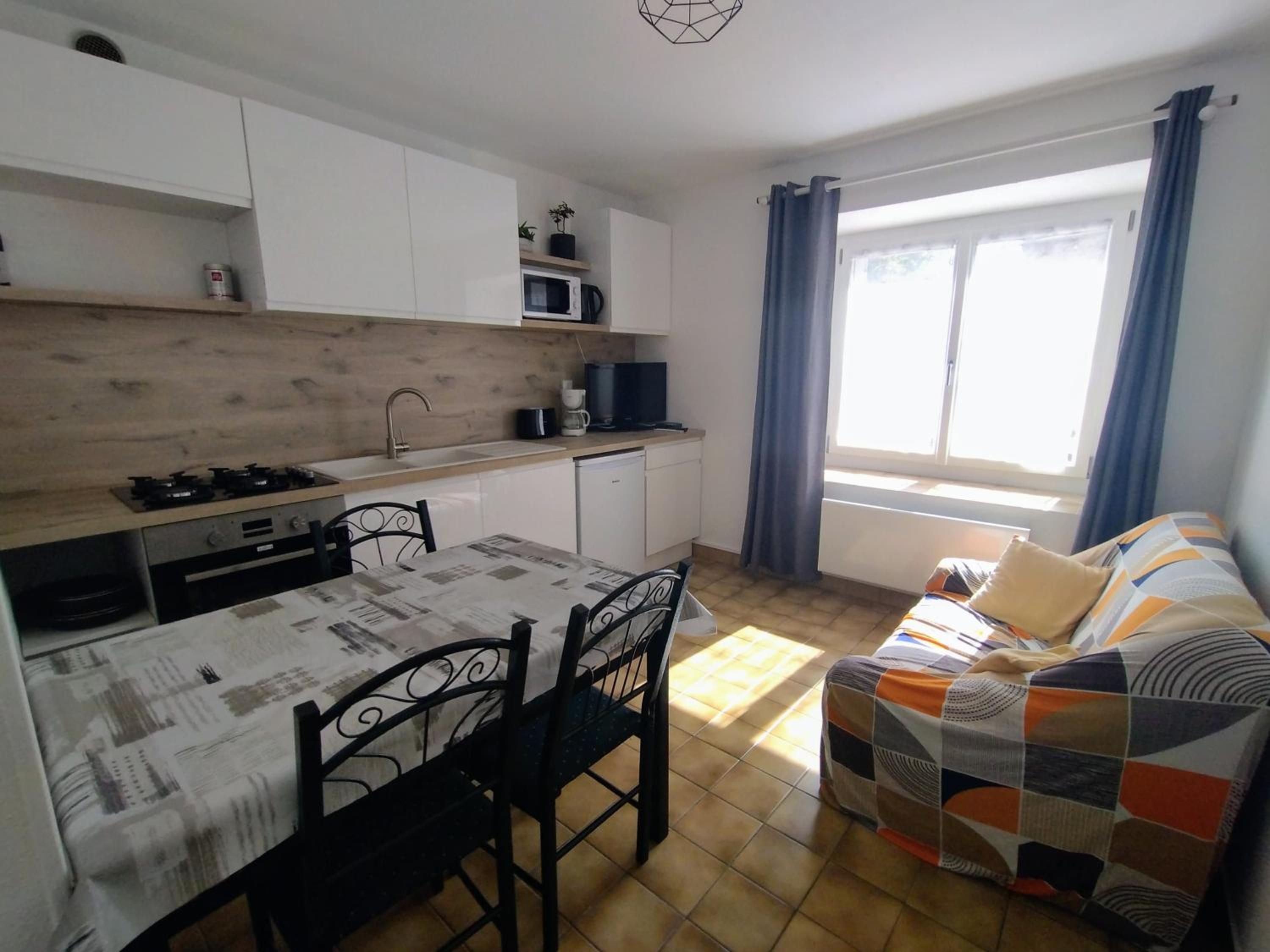 Apartment photo 2