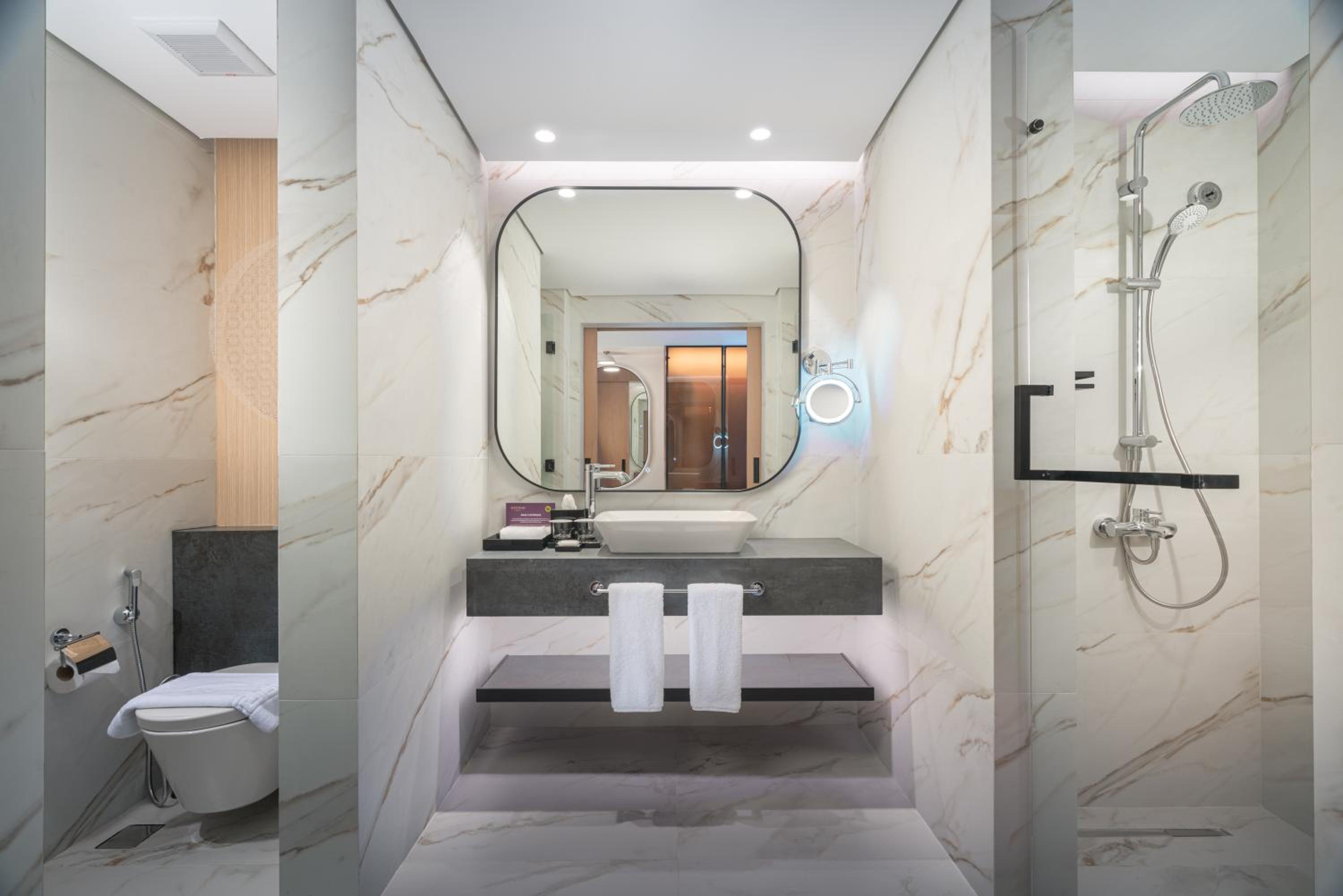 Superior Suite with Sea View - Photo 4