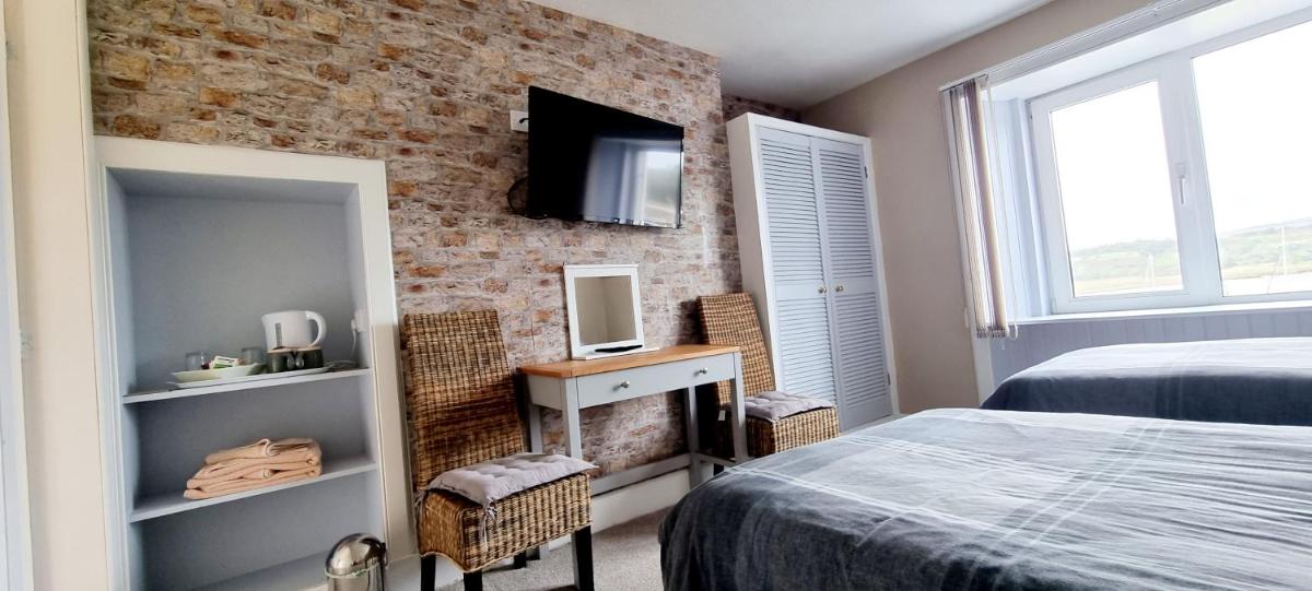 Standard Twin Room with Sea View photo 1