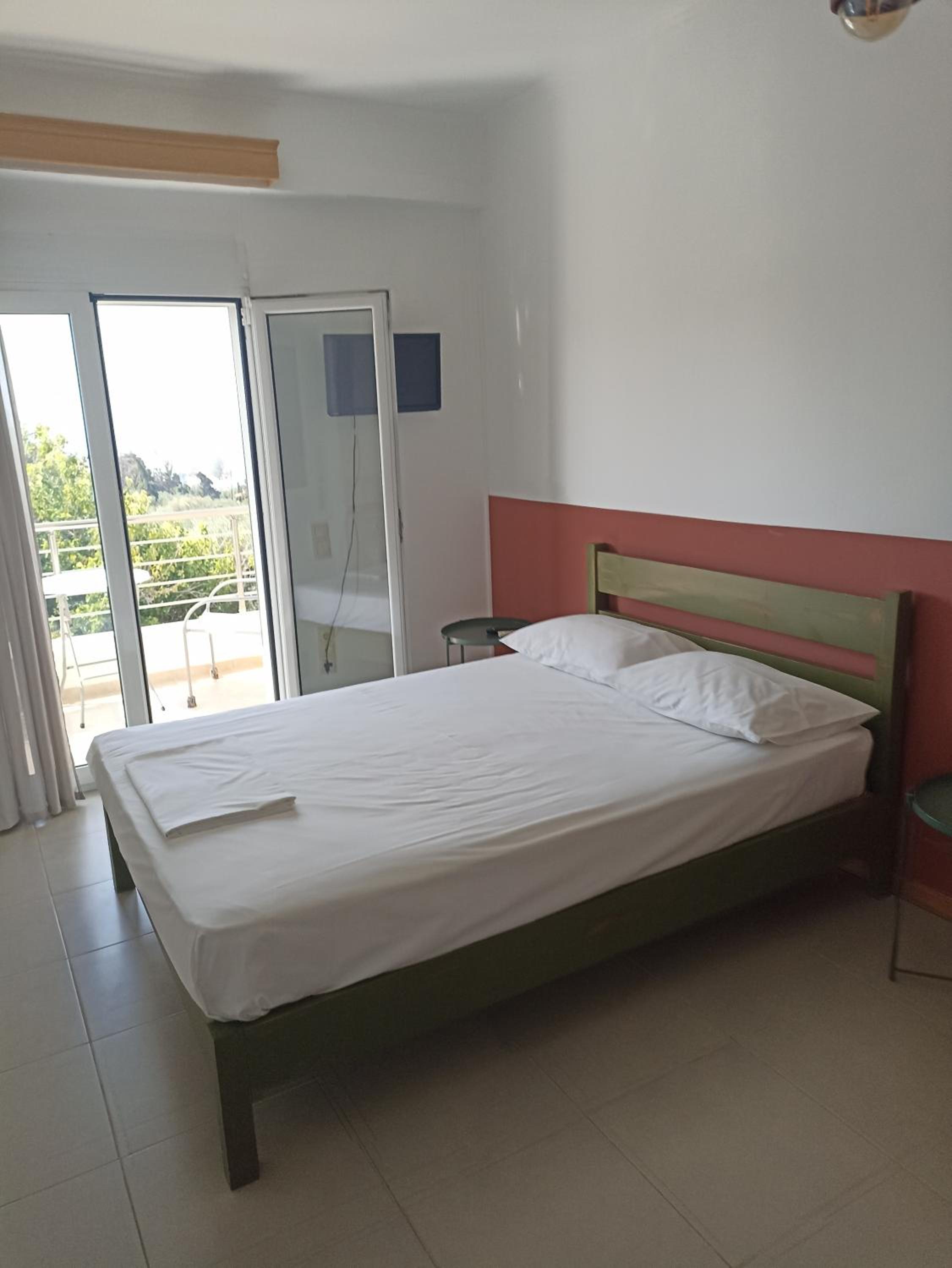 Studio Apartment with Sea View - Photo 1