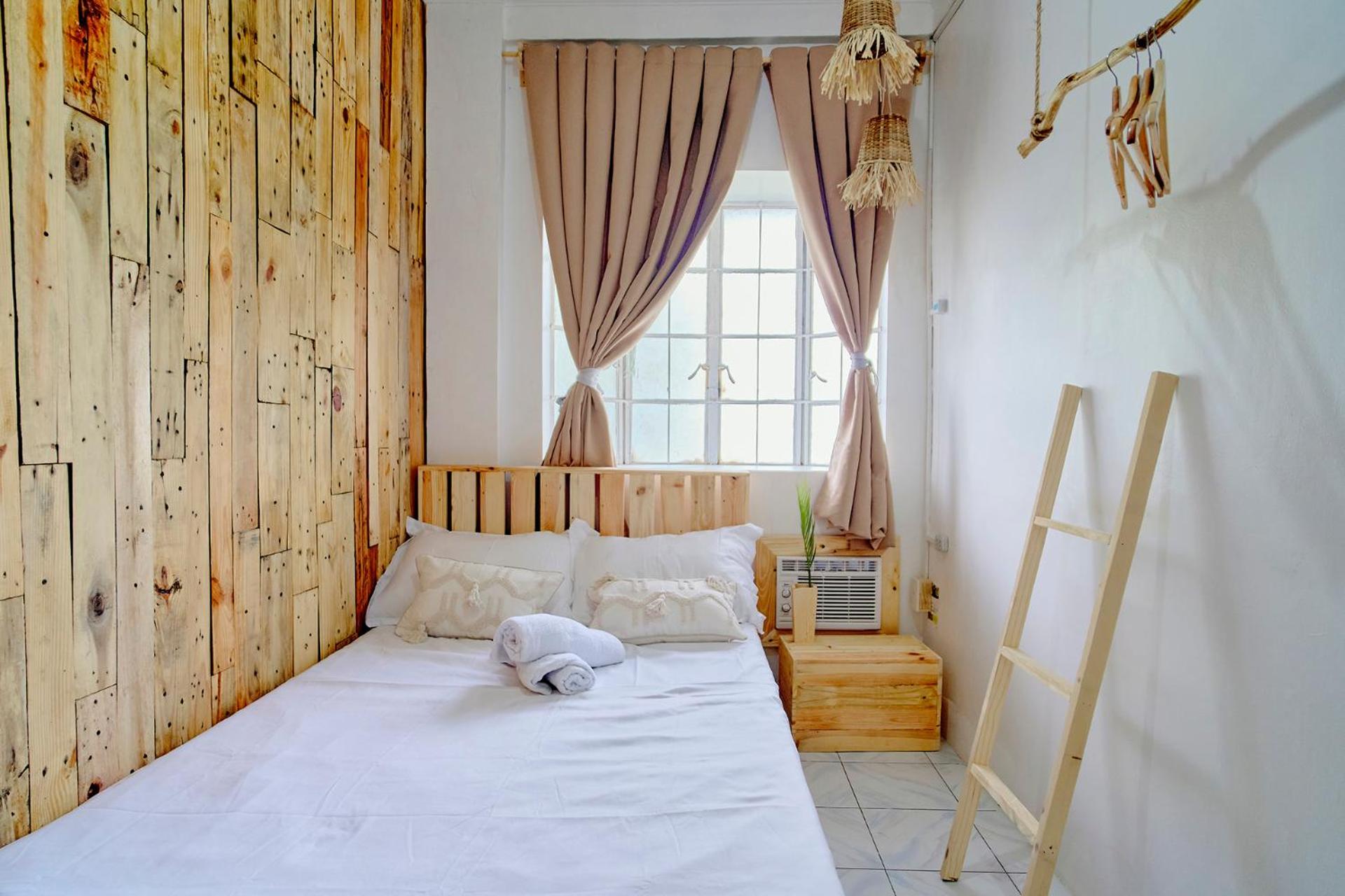 Twin Room with Shared Bathroom