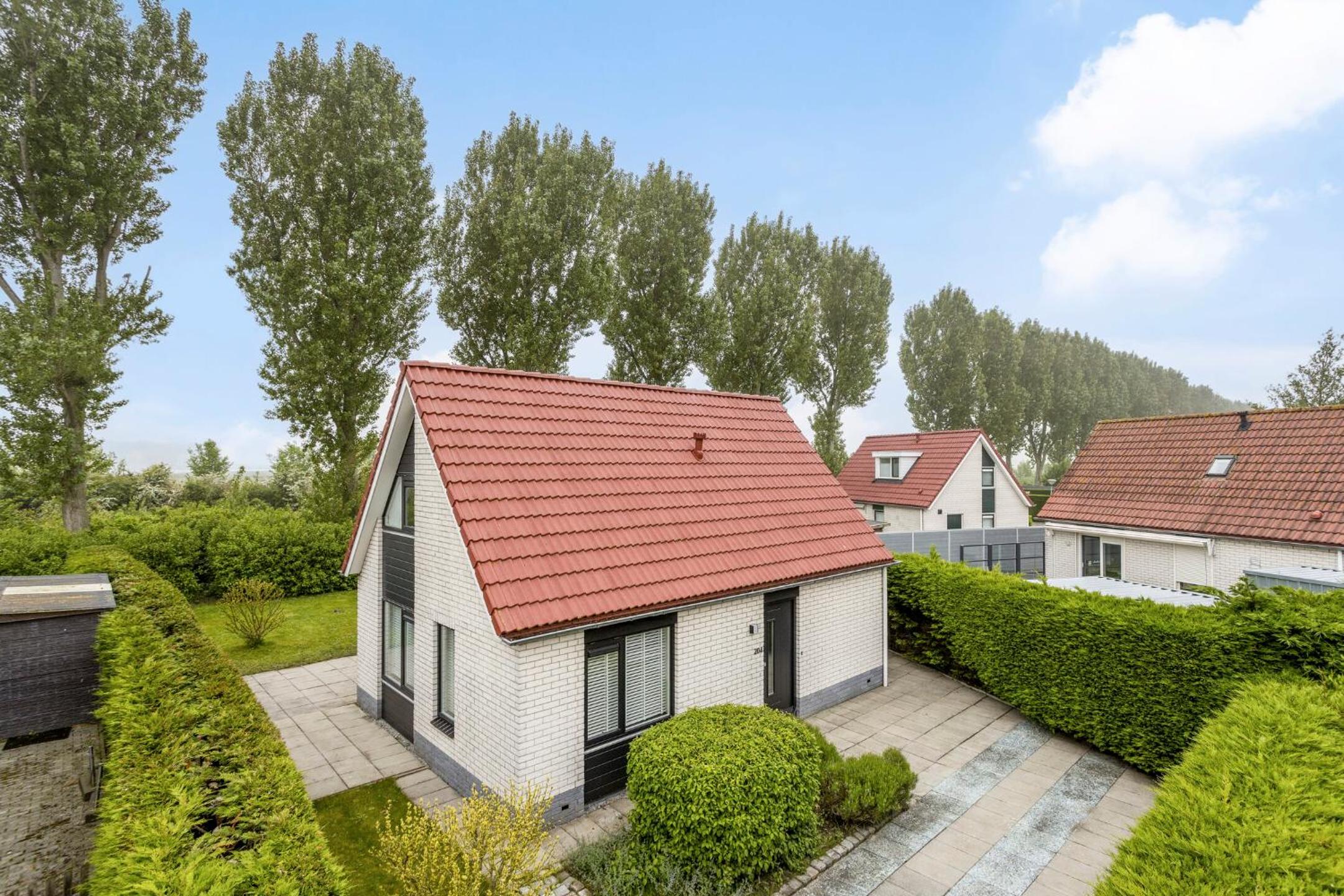 Three-Bedroom House photo 2