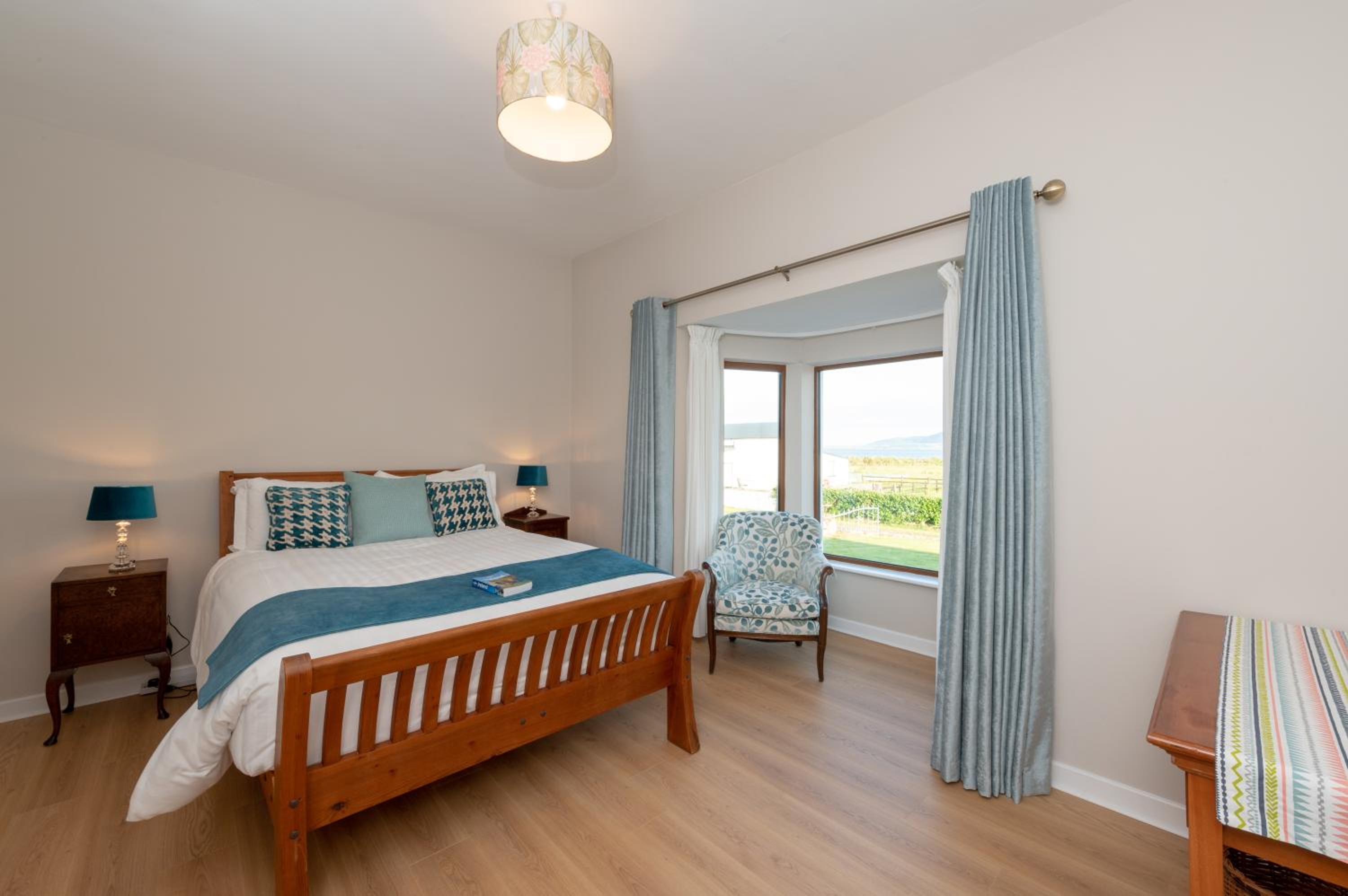 Four-Bedroom House photo 2