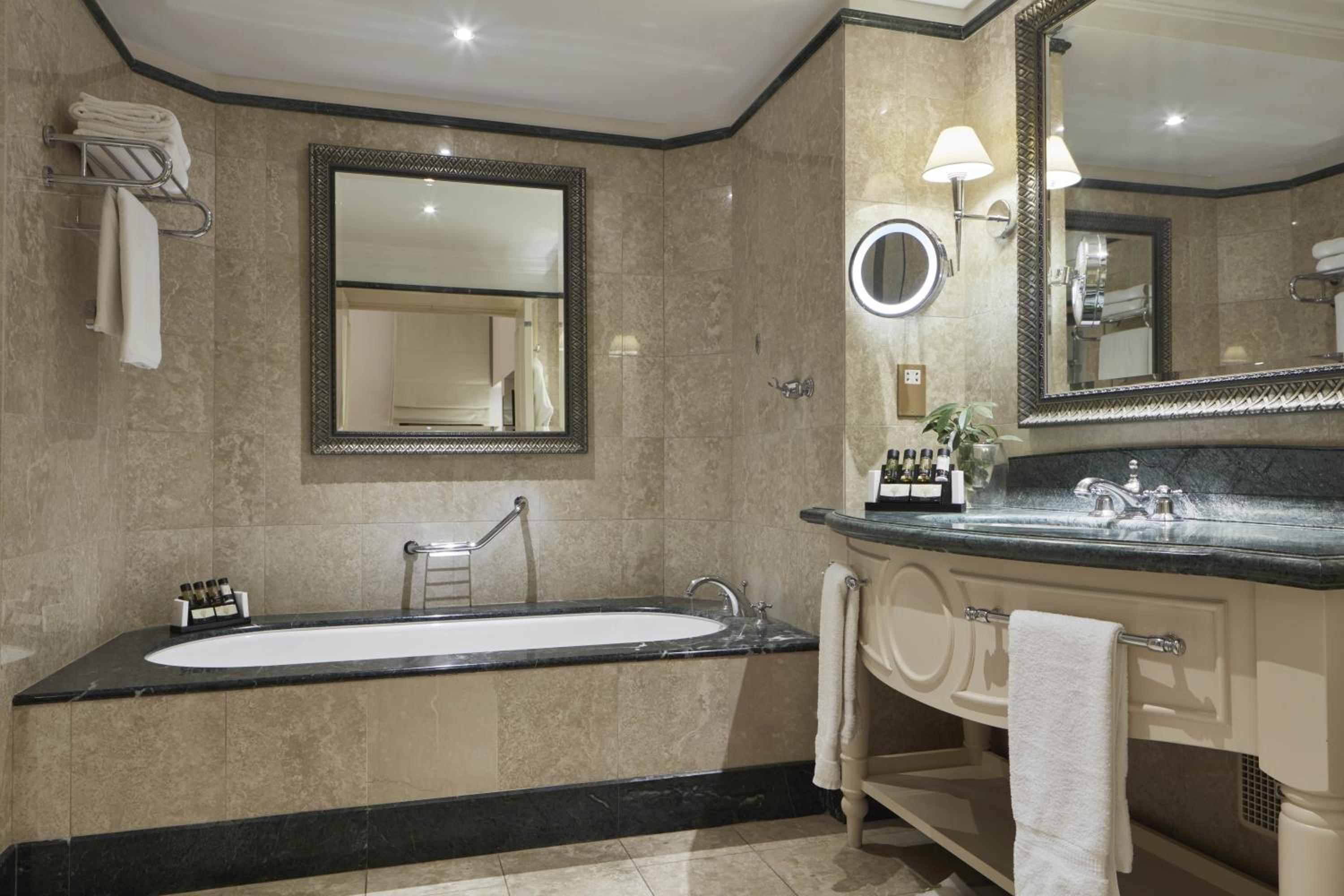Deluxe Double Swim-Up Room Golf & Sea View photo 2