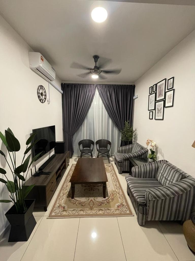 Three-Bedroom Apartment photo 1