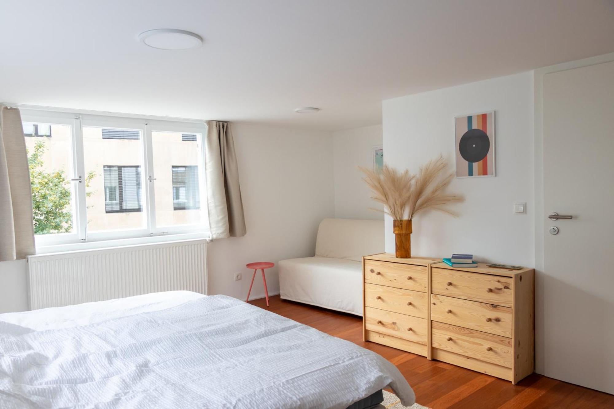 One-Bedroom Apartment photo 1