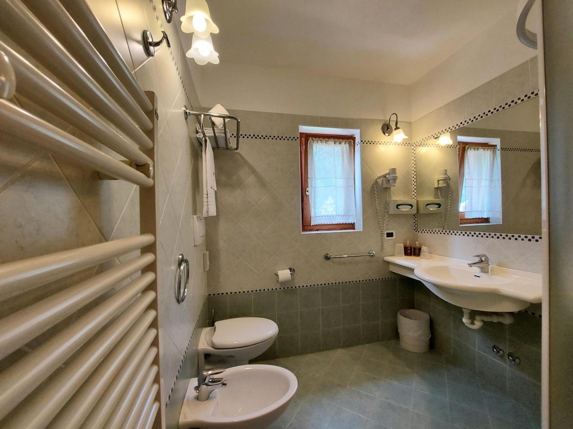 Comfort Triple Room - Photo 10