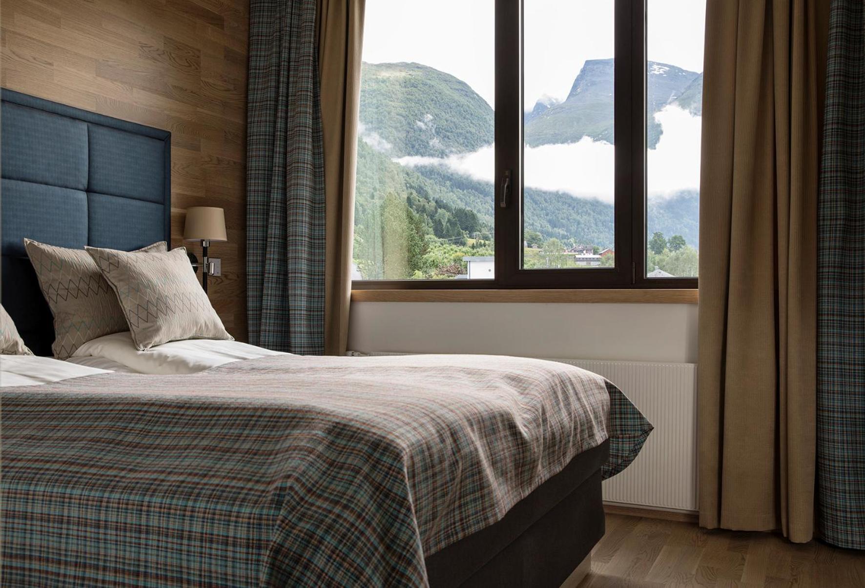 Deluxe Double Room - Photo 11