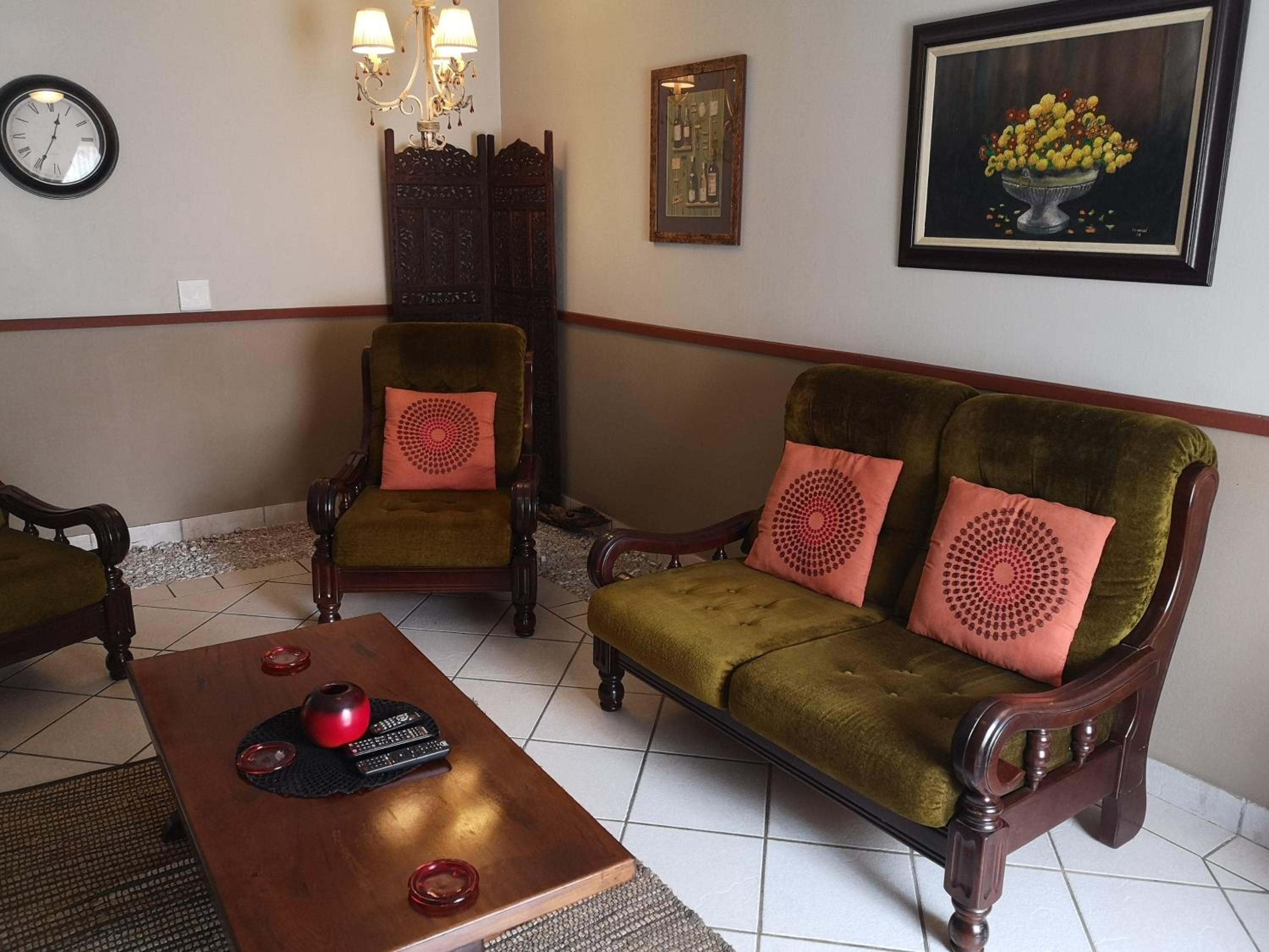 Deluxe Double Room (2 Adults + 1 Child) photo 2