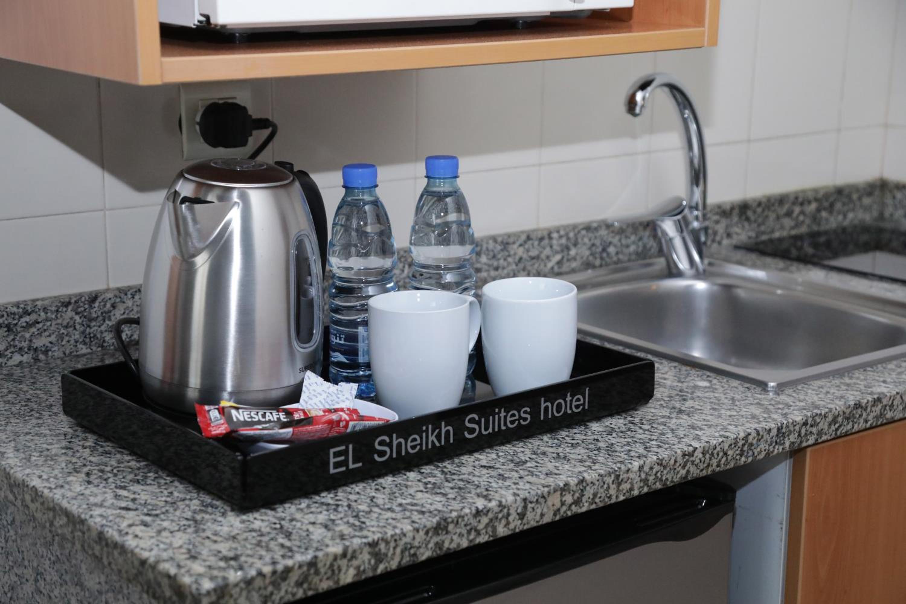 Executive Suite - Photo 6
